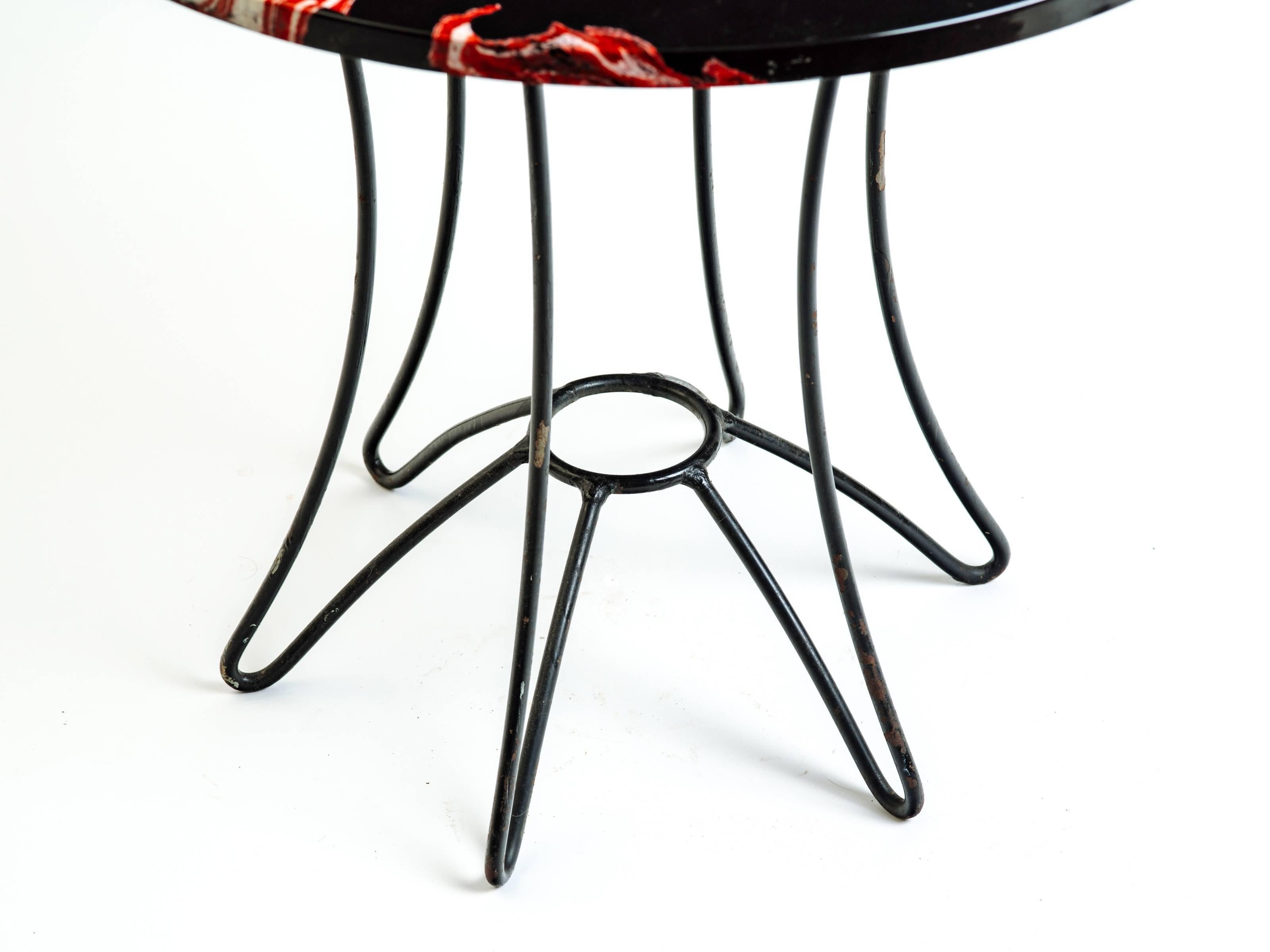 Red, Black and White Marble Side or End Table In Good Condition In New York, NY