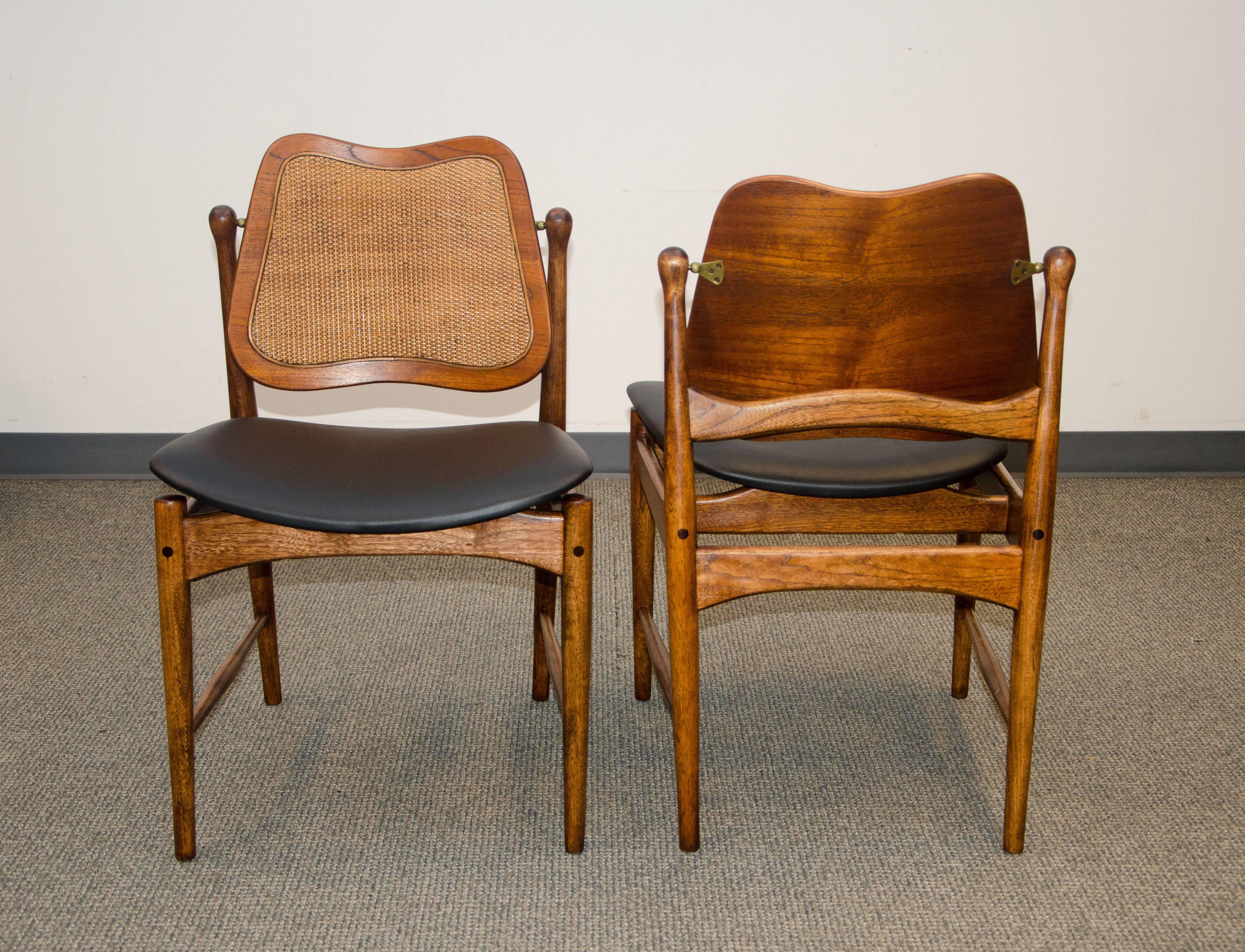 Mid-Century Modern Set of Eight Danish Swivel-Back Dining Chairs, Arne Vodder