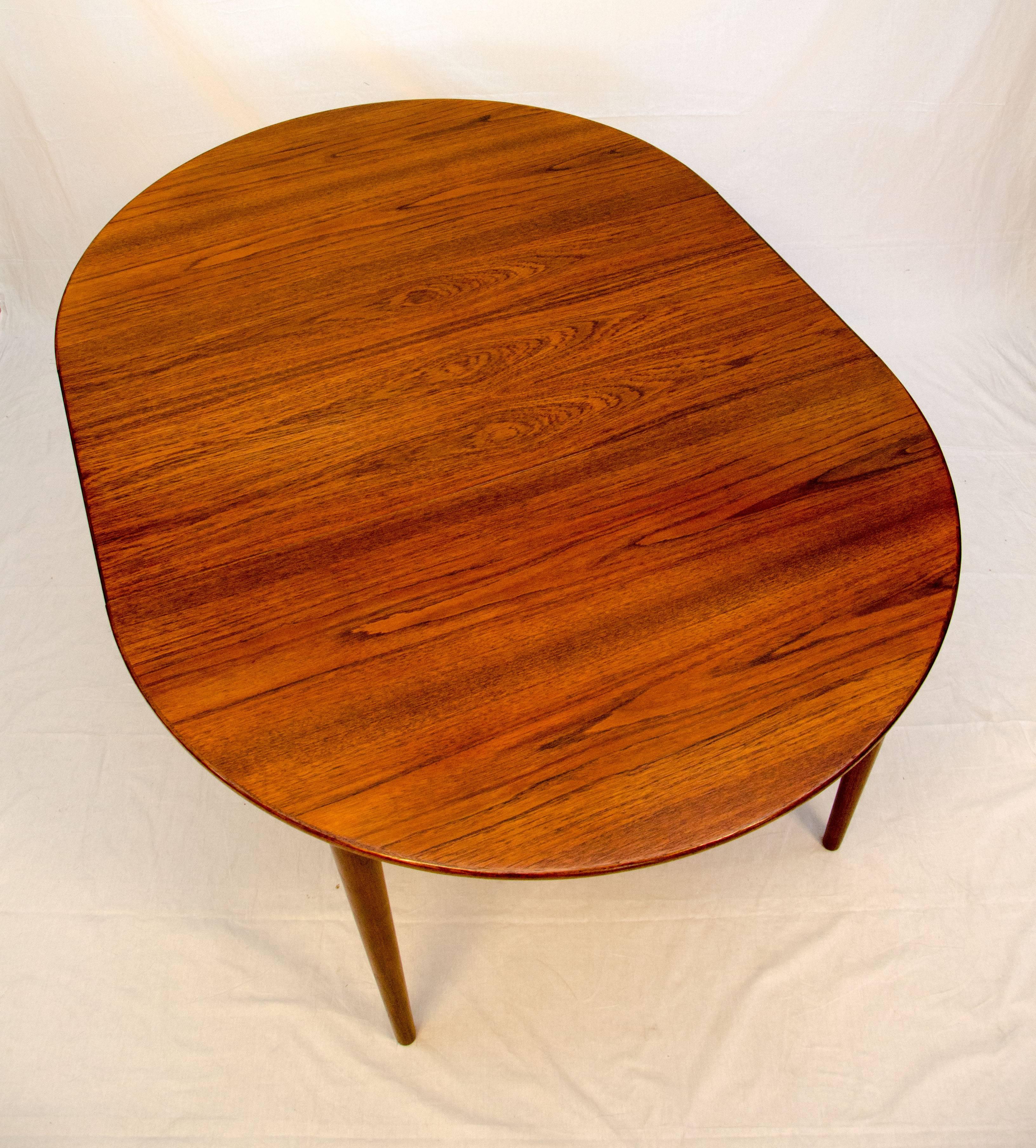 Danish Round Teak Dining Table, Two Leaves, Moreddi In Excellent Condition In Crockett, CA