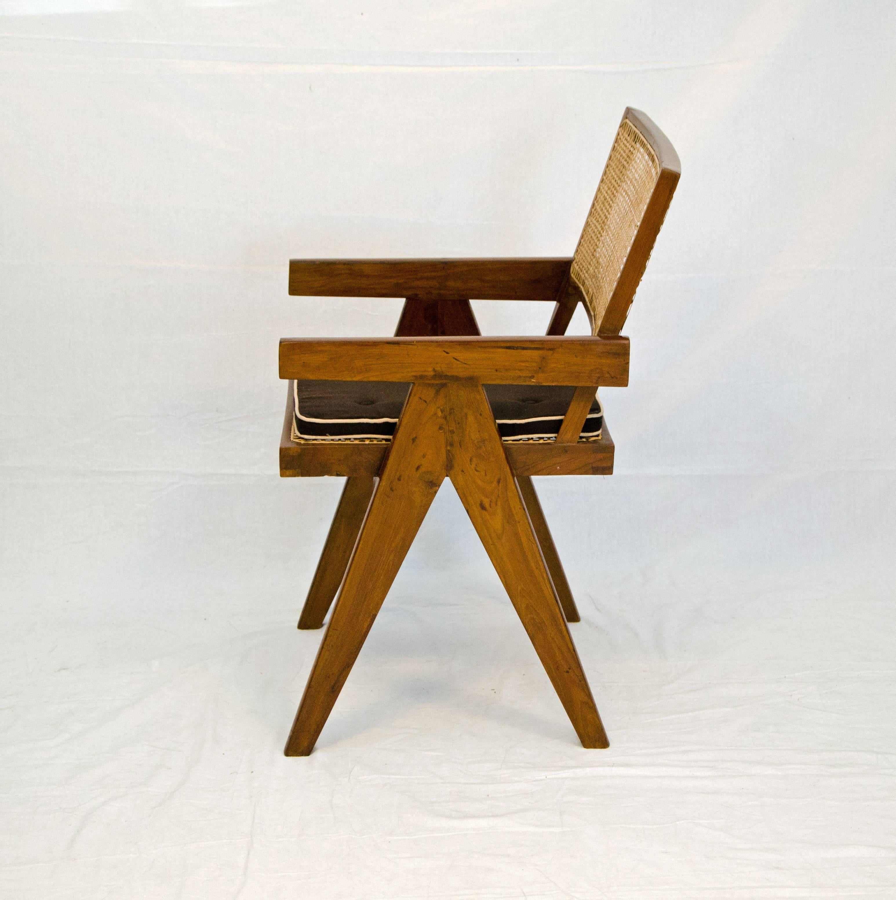Very simple designed office chair for university offices in Chandigarh, India. A collaboration by architect and furniture designers Pierre Jeanneret and his cousin Charles Edouard Jeanneret, better known as Le Corbusier.