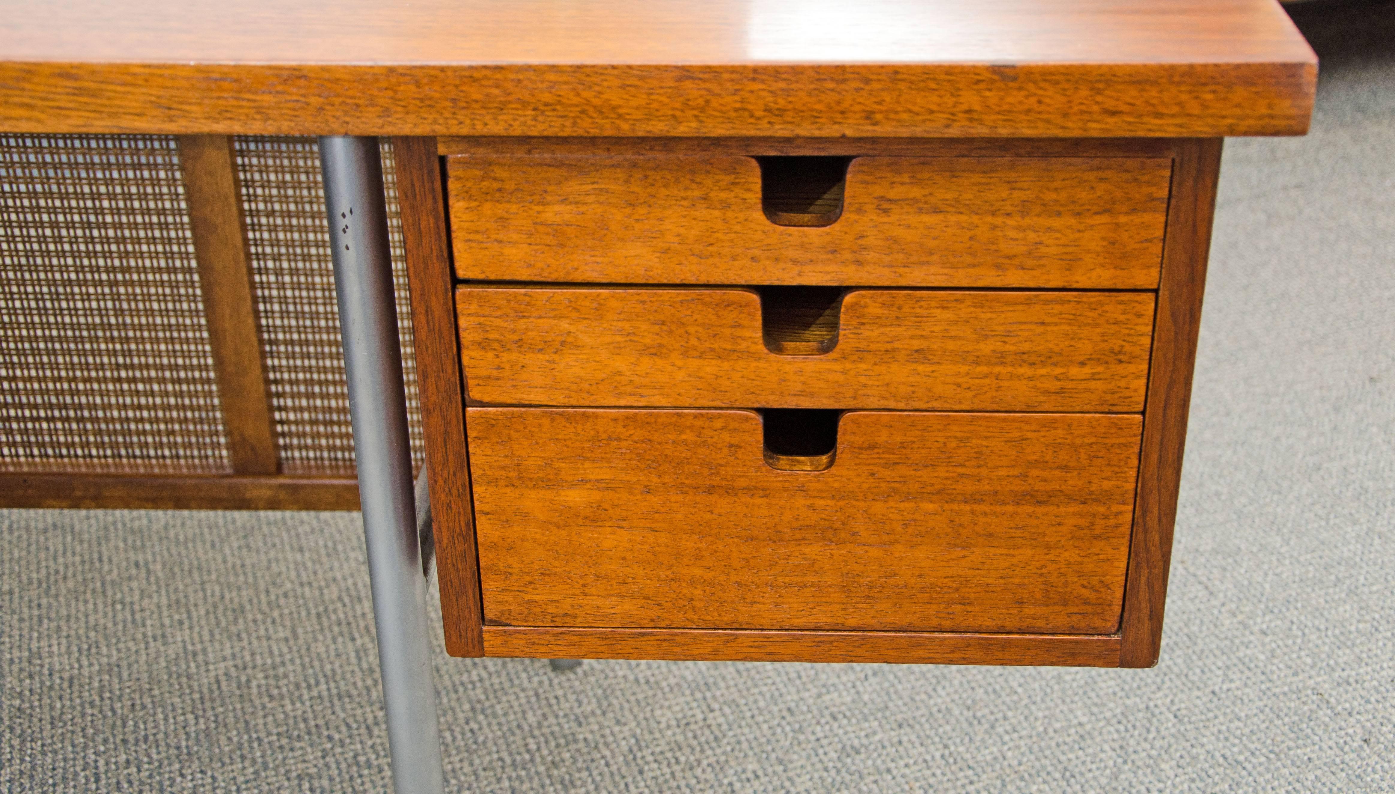 Mid-Century Modern Walnut Excutive Desk with Credenza Return by George Nelson for Herman Miller