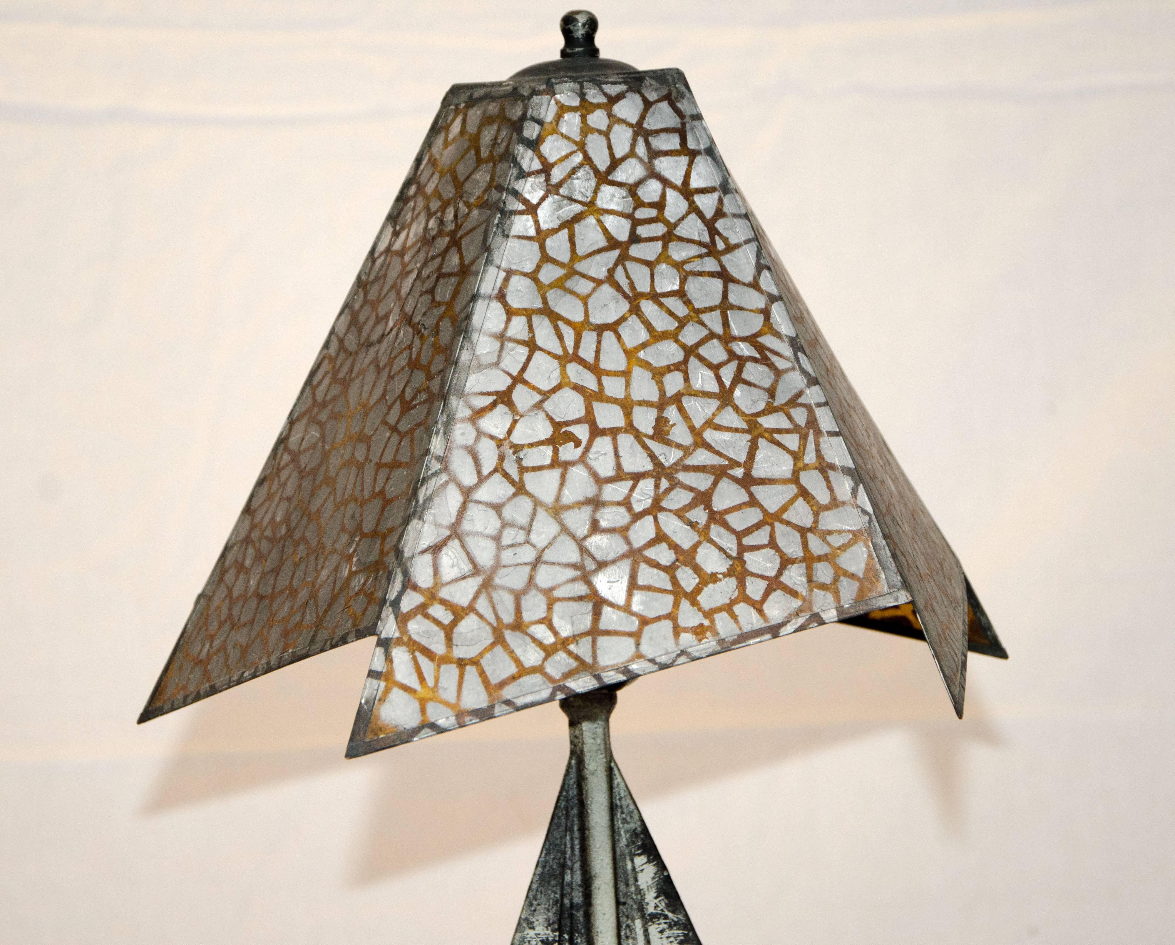 Small Art Deco Accent Lamp, Mica Shade In Good Condition For Sale In Crockett, CA