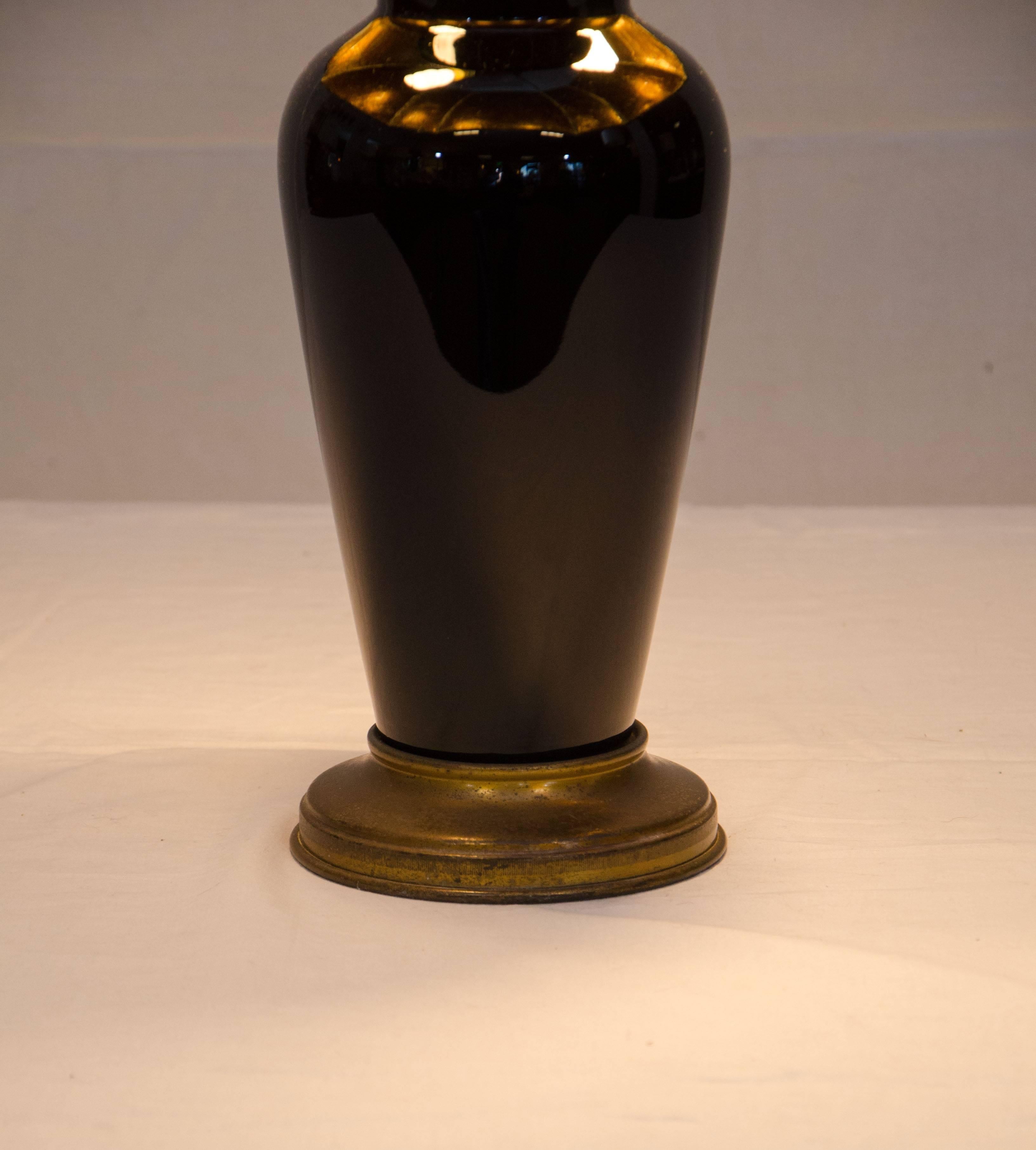 20th Century Black Glass Base Art Deco Table Lamp, Mica Shade