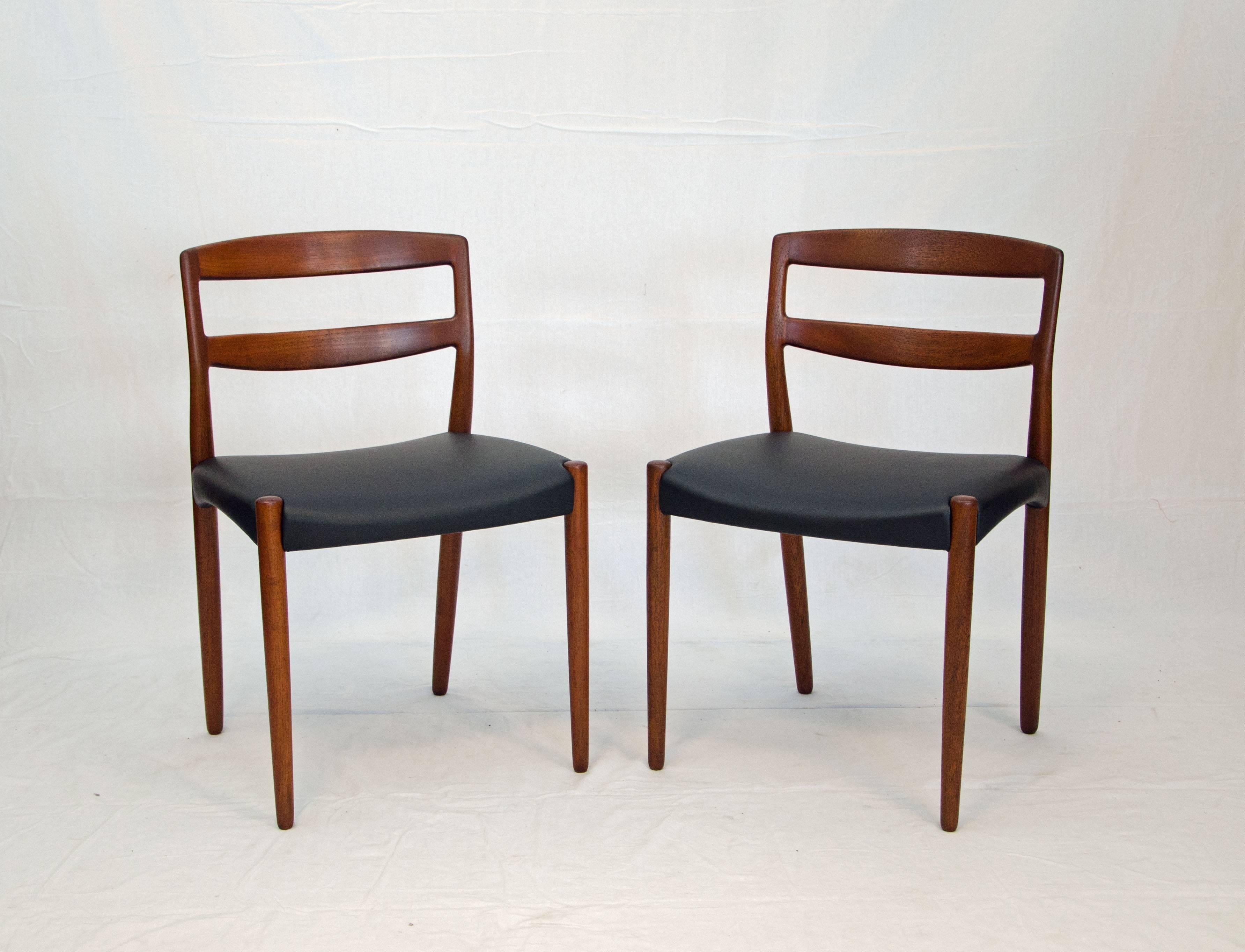 Scandinavian Modern Pair of Danish Teak Dining or Accent Chairs, Willy Beck