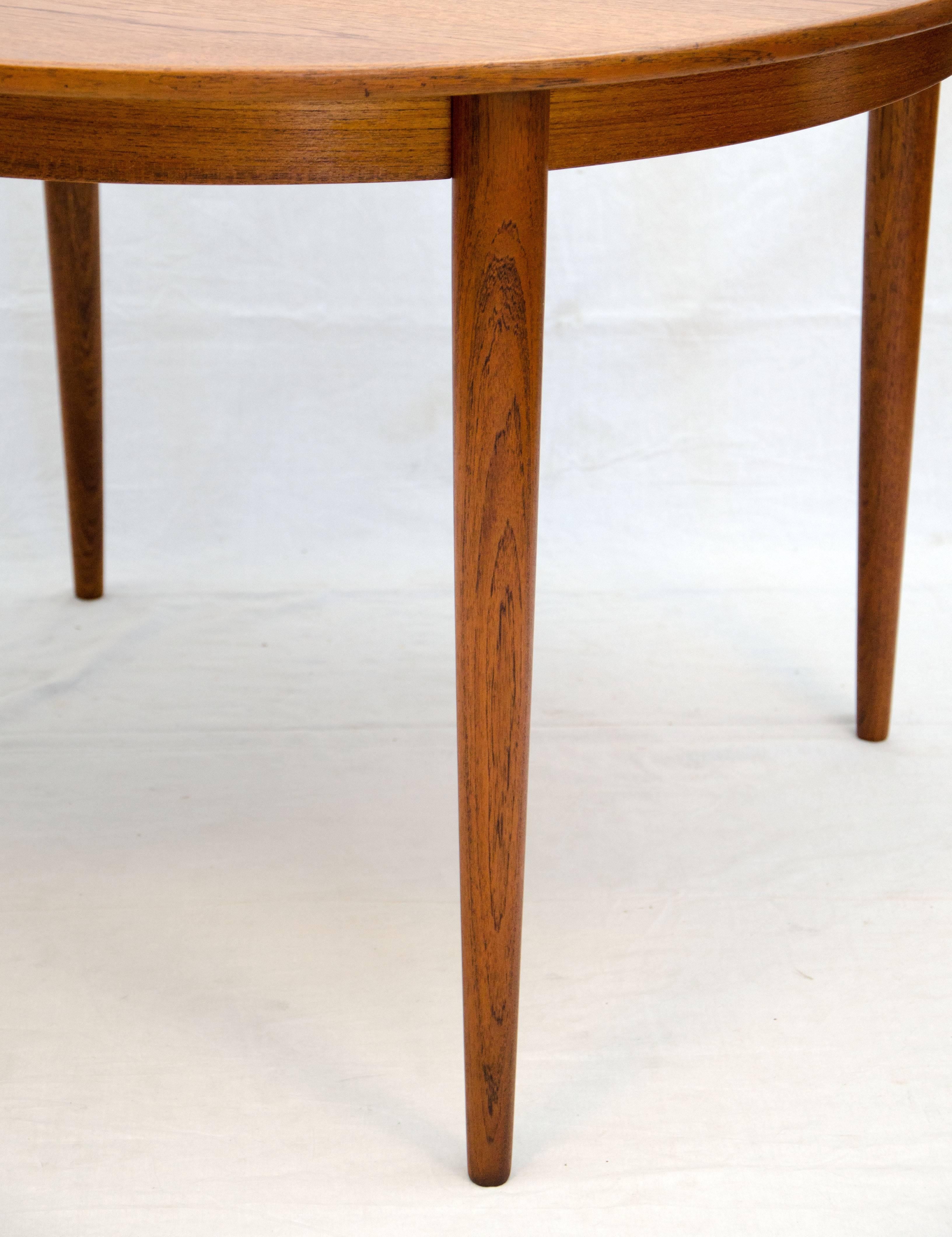 Round Danish Teak Dining Table, Two Leaves, Moreddi In Excellent Condition In Crockett, CA
