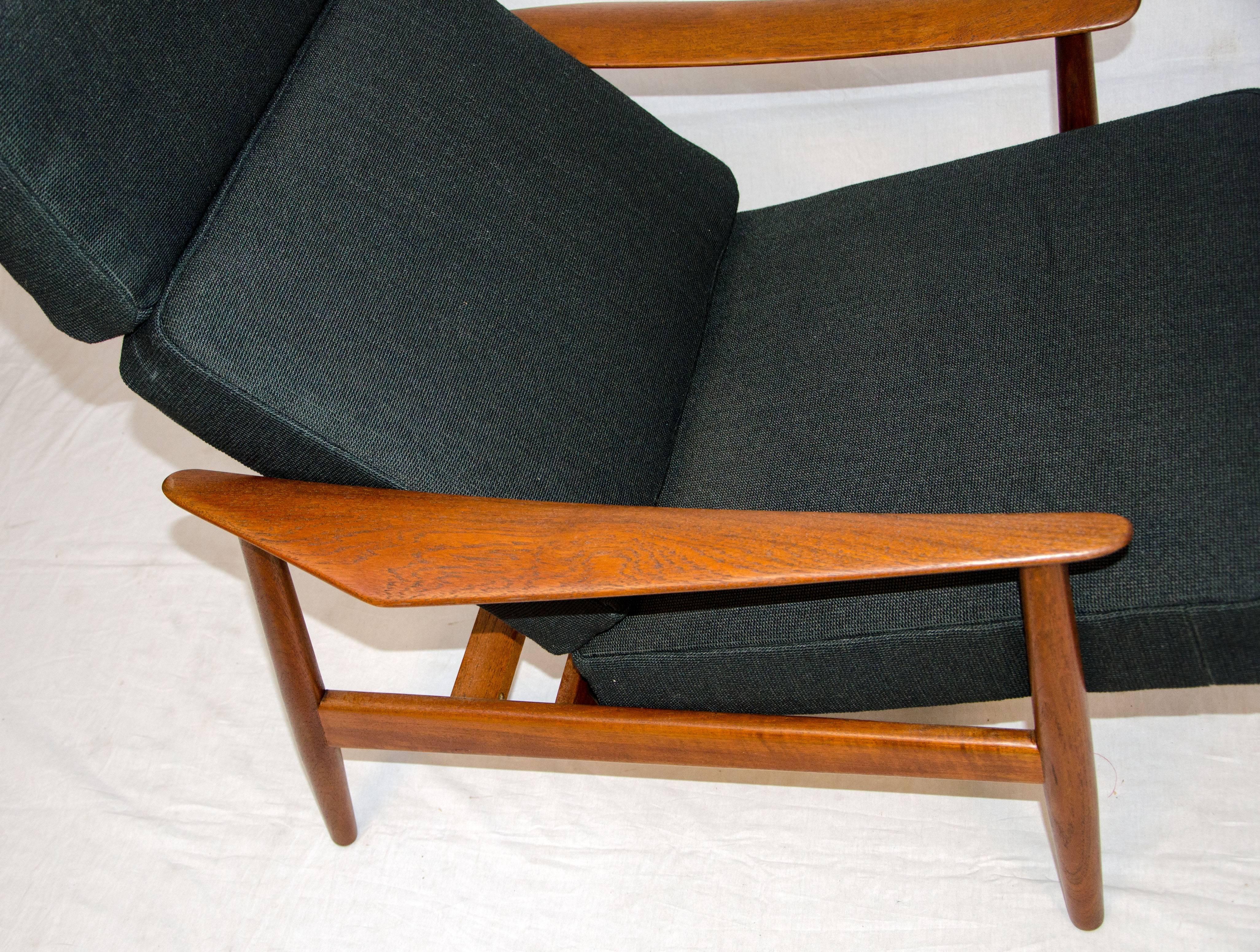 Danish Teak Reclining Lounge Chair with Ottoman, FD 164 by Arne Vodder For Sale 1