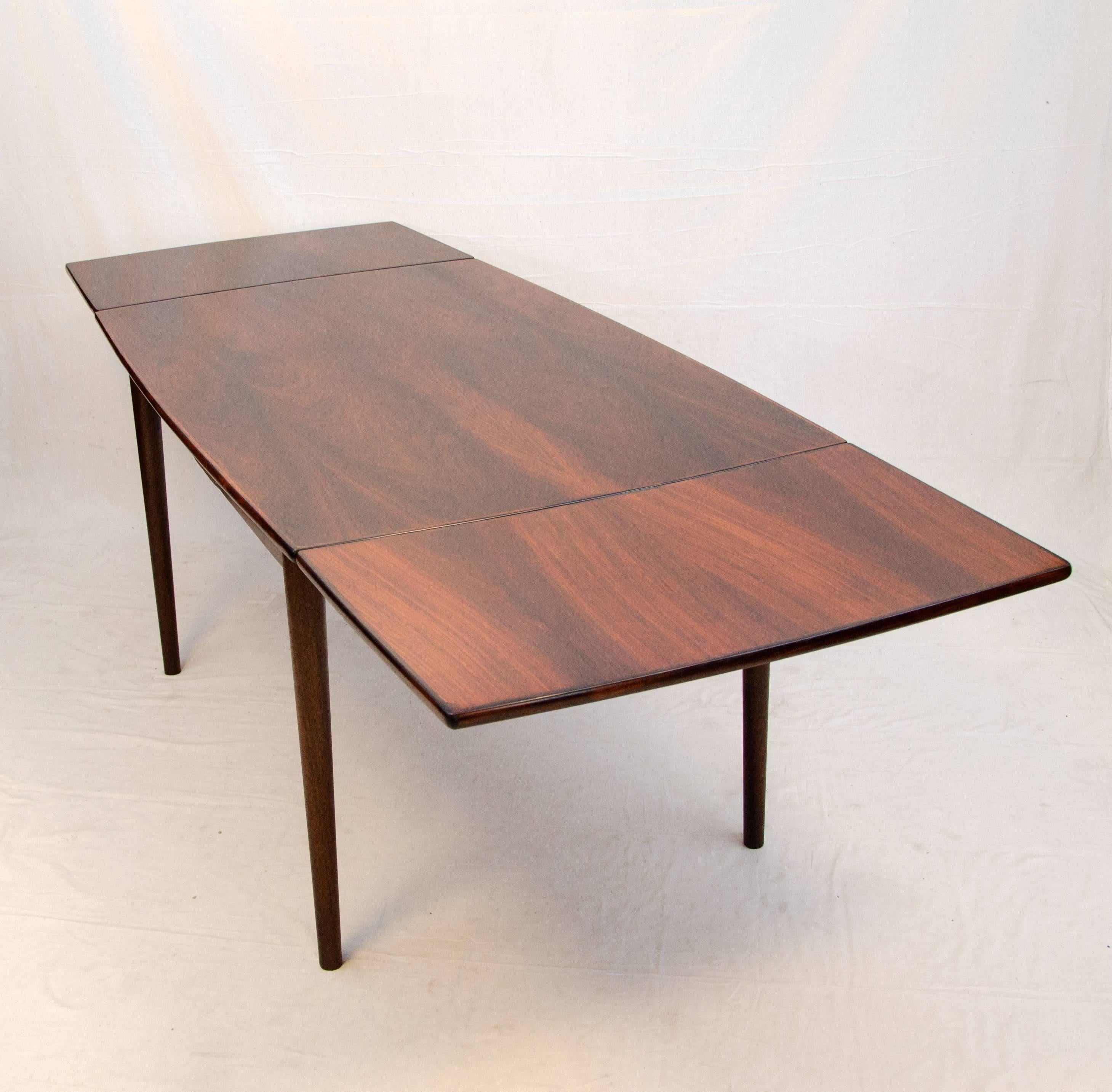 Scandinavian Modern Danish Rosewood Dining Table, Two Leaves