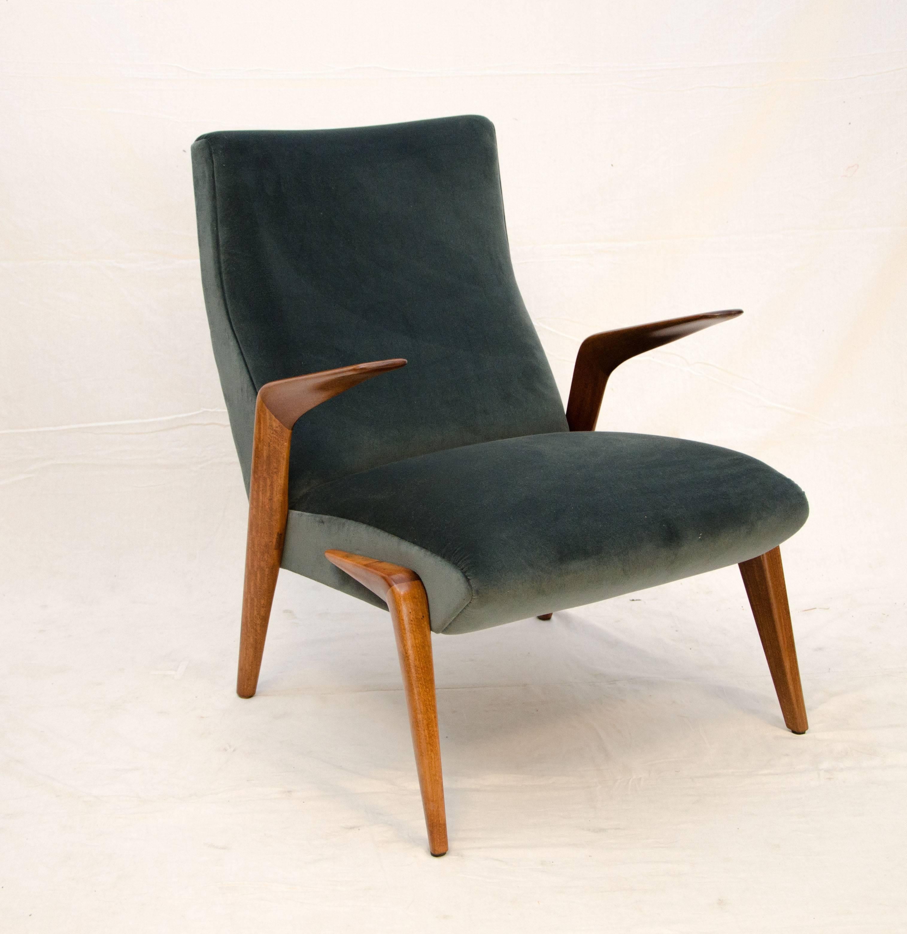 Italian Lounge Chair D71 Osvaldo Borsani for Tecno In Excellent Condition For Sale In Crockett, CA