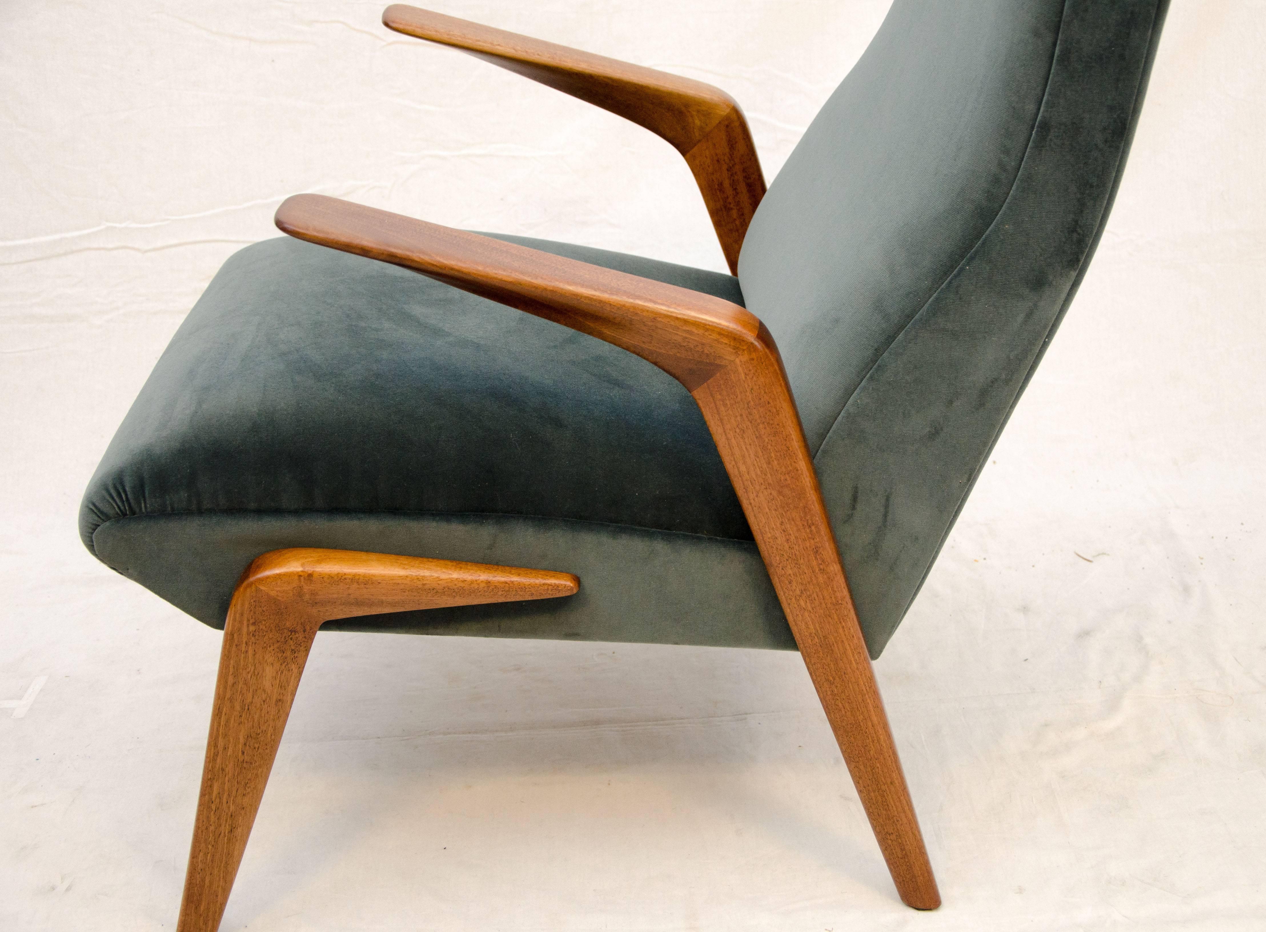 Italian Lounge Chair D71 Osvaldo Borsani for Tecno For Sale 3