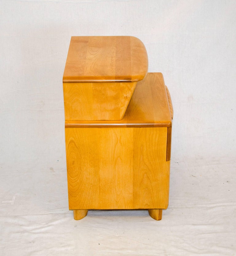 Heywood-Wakefield "Encore" Nightstand, M538 For Sale at 1stdibs