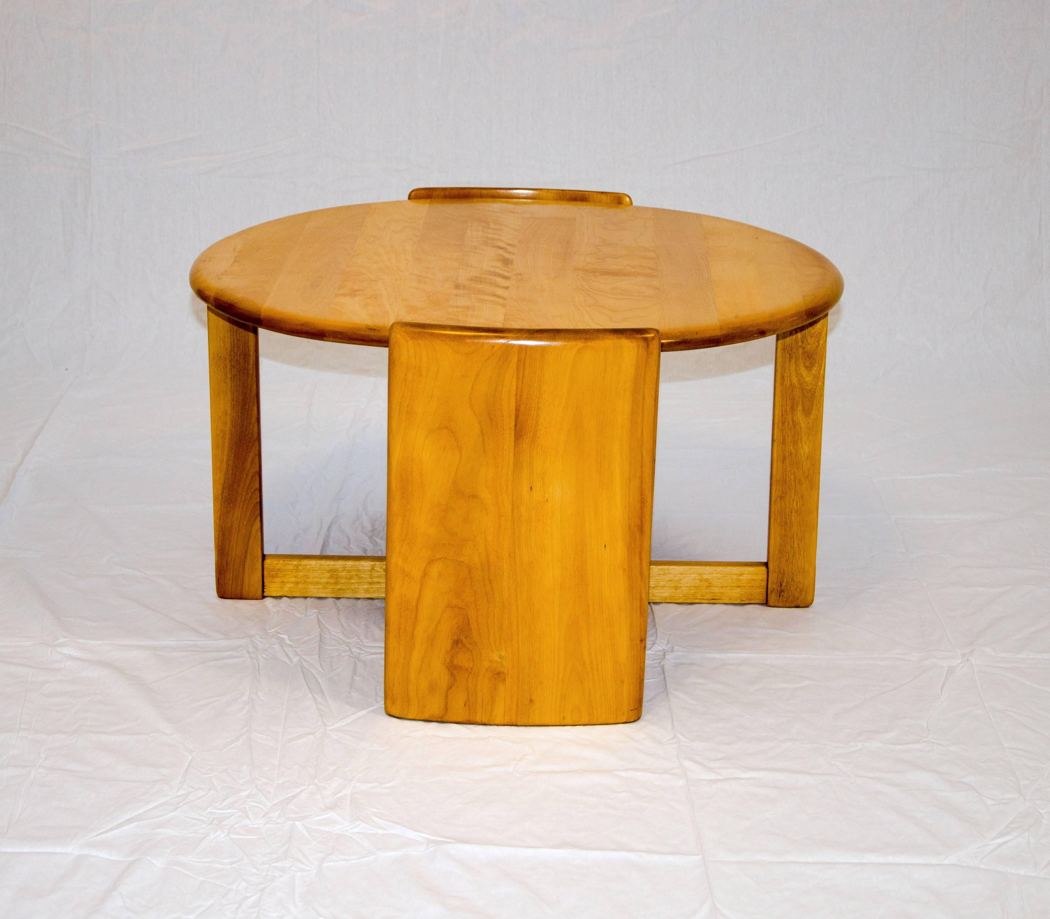 streamline round coffee table