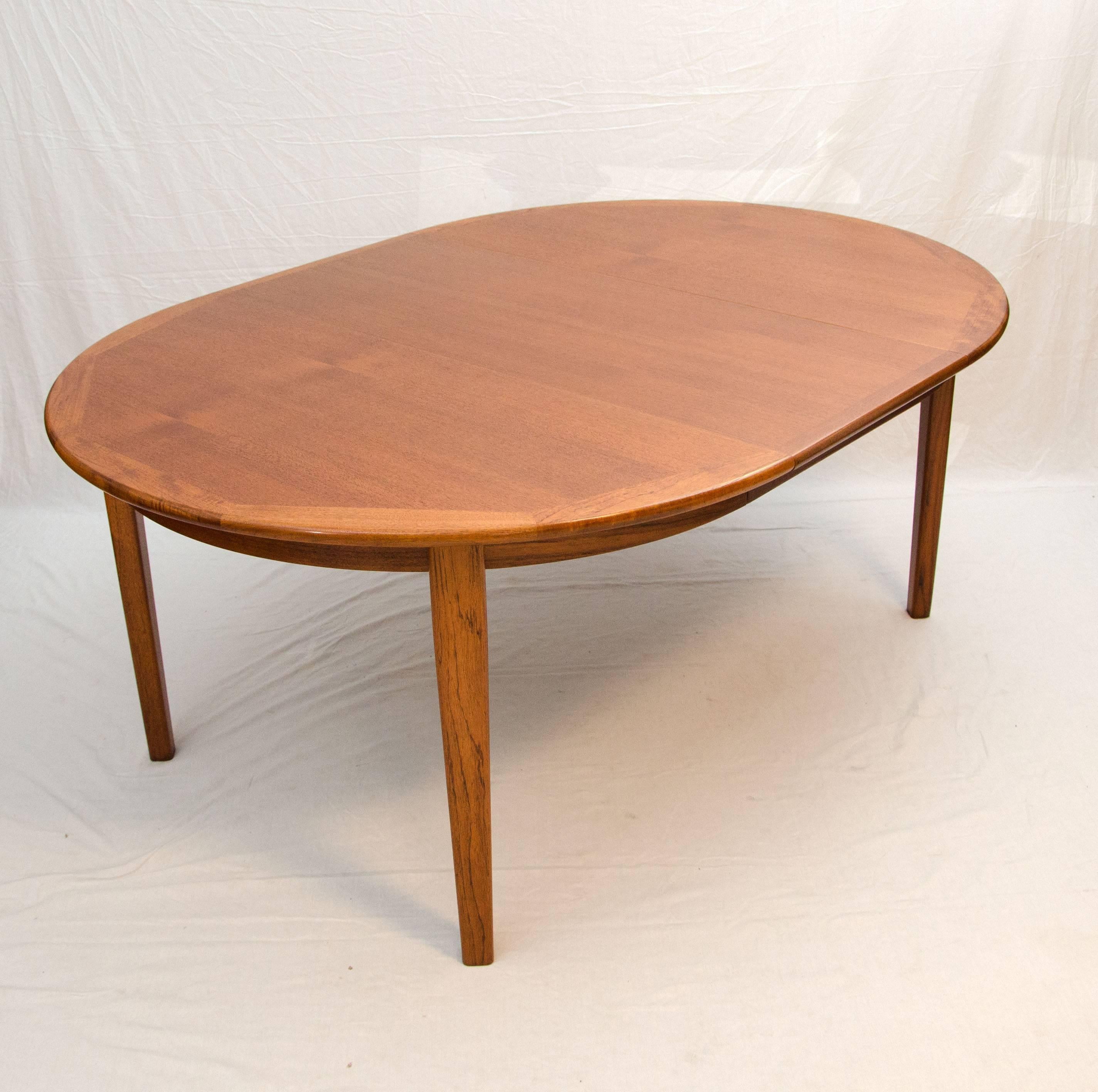 large round table seats 12