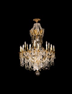 Lustre à vingt-six lumières en cristal doré de Louis XV