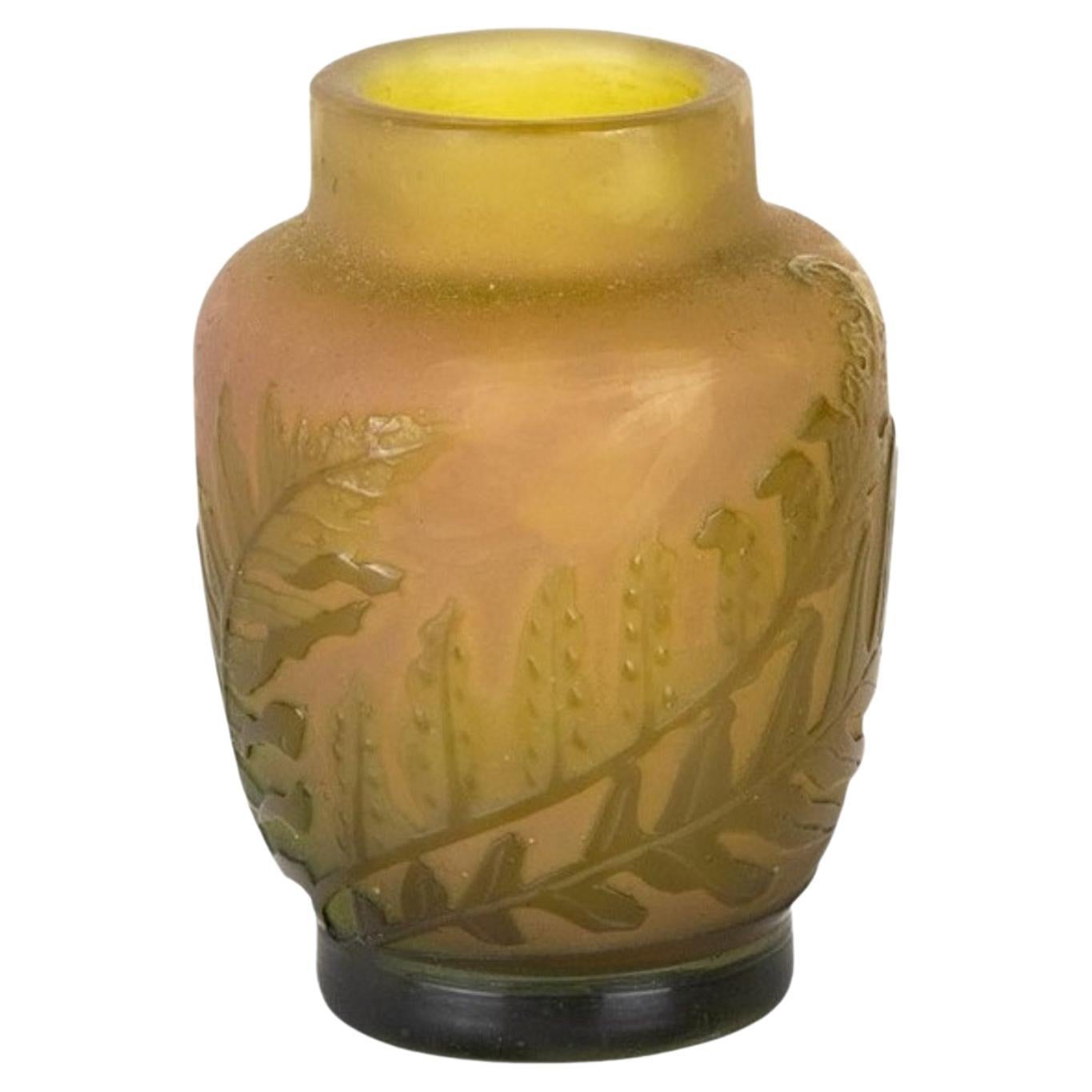 Vaso in vetro cammeo Greene & Greene di Emile Galle, 20° secolo