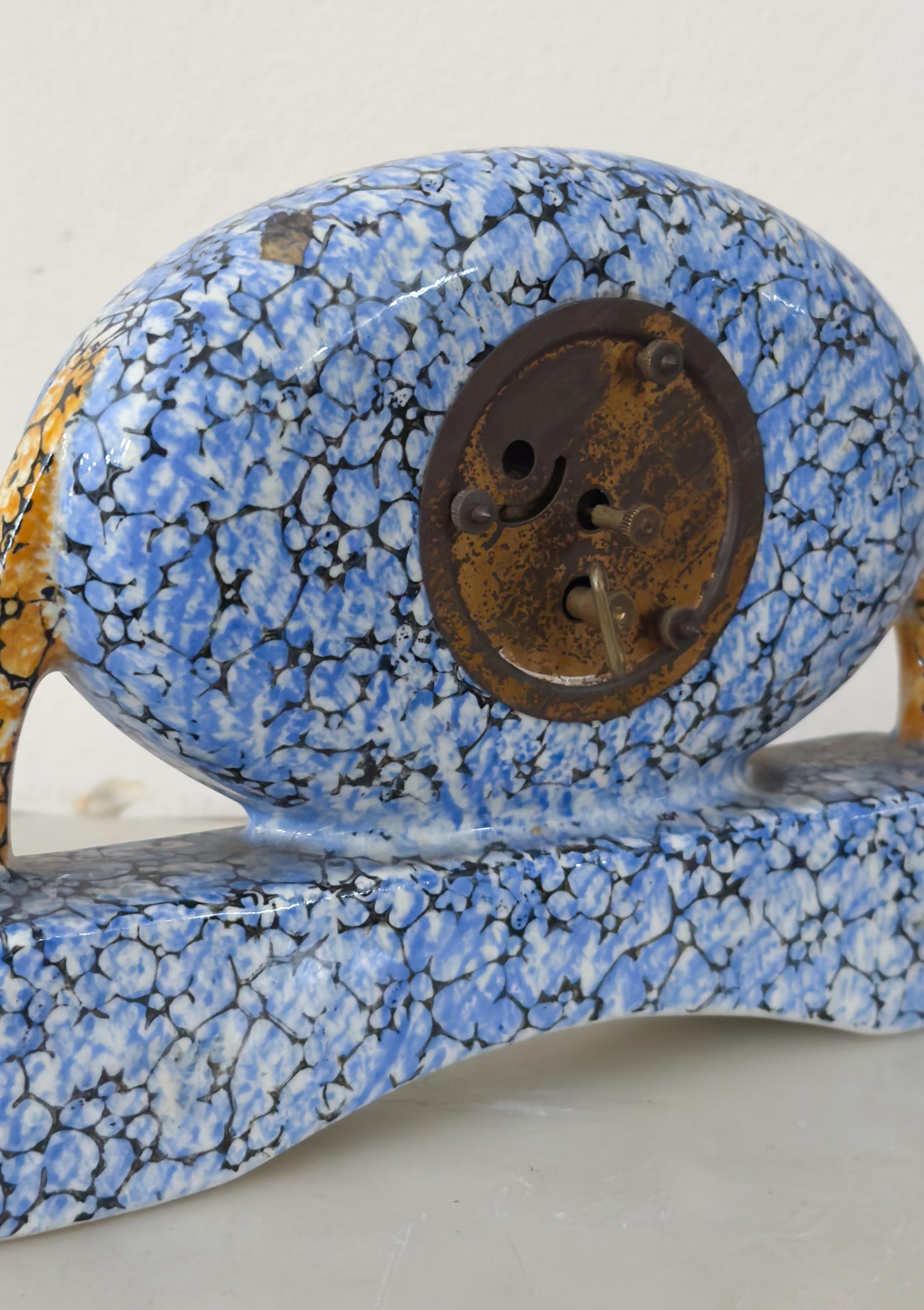 Ensemble d'horloges de cheminée Art Déco en céramique bleue majolique en vente 2