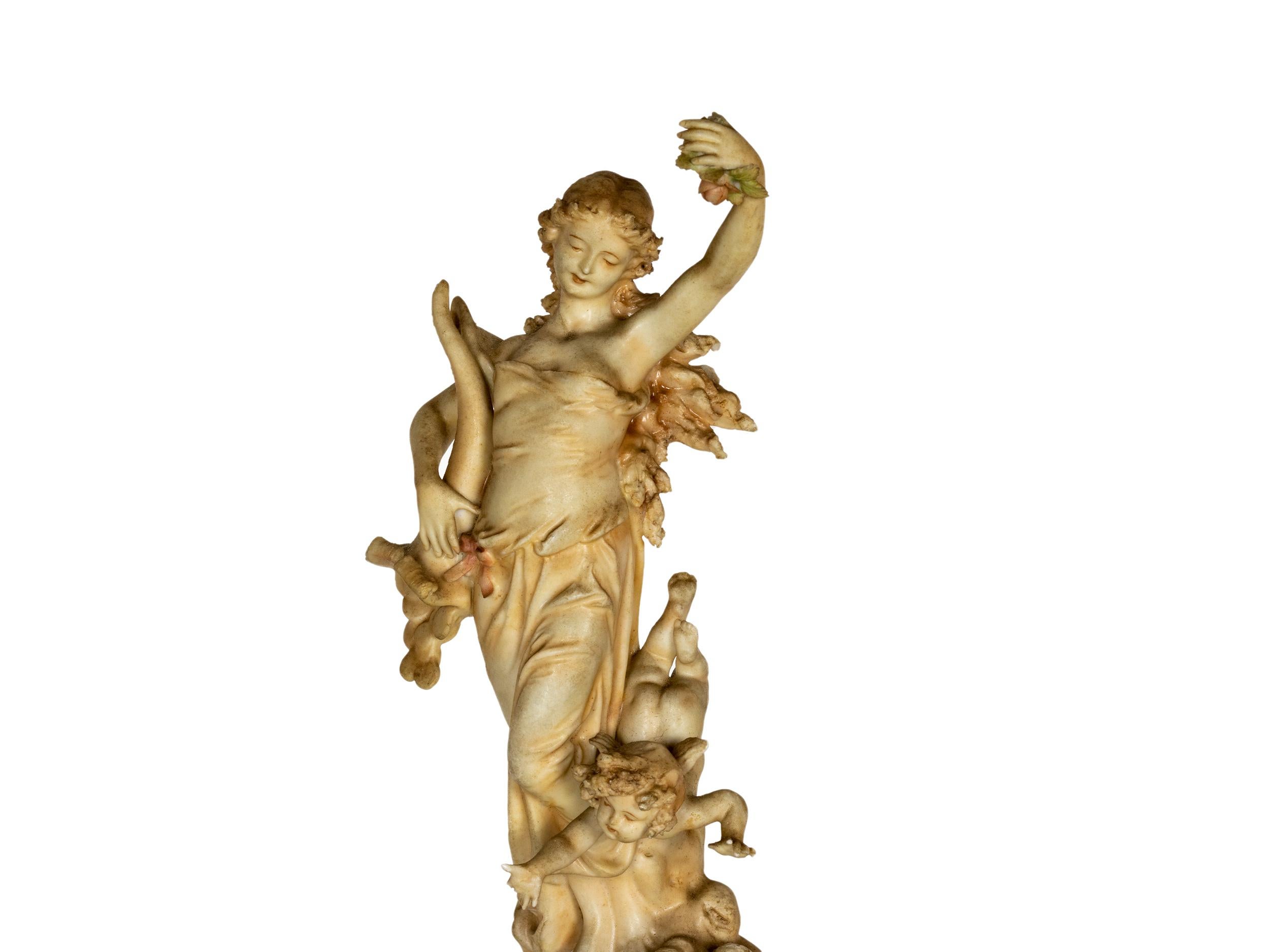 Porcellana Statua di porcellana francese Fortuna Dea Tyche, Art Nouveau, XX secolo in vendita