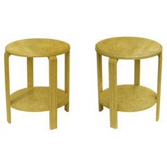 Paar von   Runder Beistelltisch aus vergoldetem Nussbaumholz, Art Deco, 20.