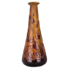 Jarrón de cristal gallé con follaje, Art Nouveau, 1900