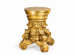 Base de pedestal con capitel tallado en madera dorada, principios del siglo XX