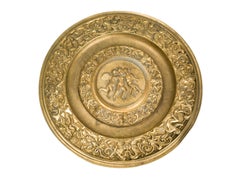 Tazza su piedistallo in bronzo dorato in stile barocco del XIX secolo con tre angeli