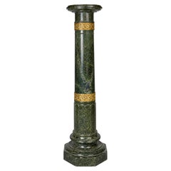 Colonne à piédestal en marbre vert alpin, détails en bronze doré, France, XIXe siècle