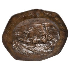 Chargeur en bronze Art Nouveau français, relief sculptural mural nu, 20e siècle