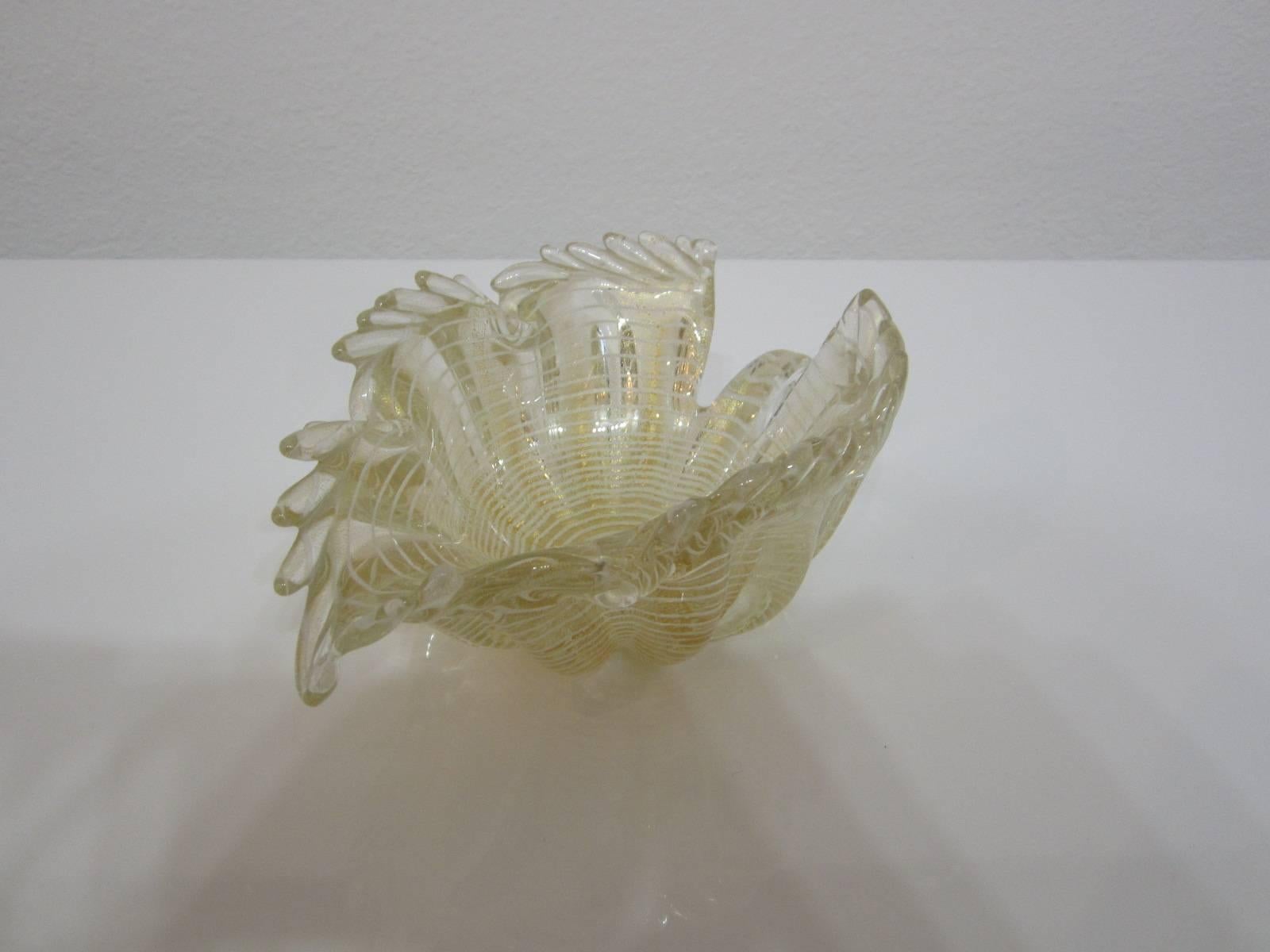 Blown Glass Barovier e Toso Spivali Handblown Murano Glass Leaf Dish with Handle For Sale