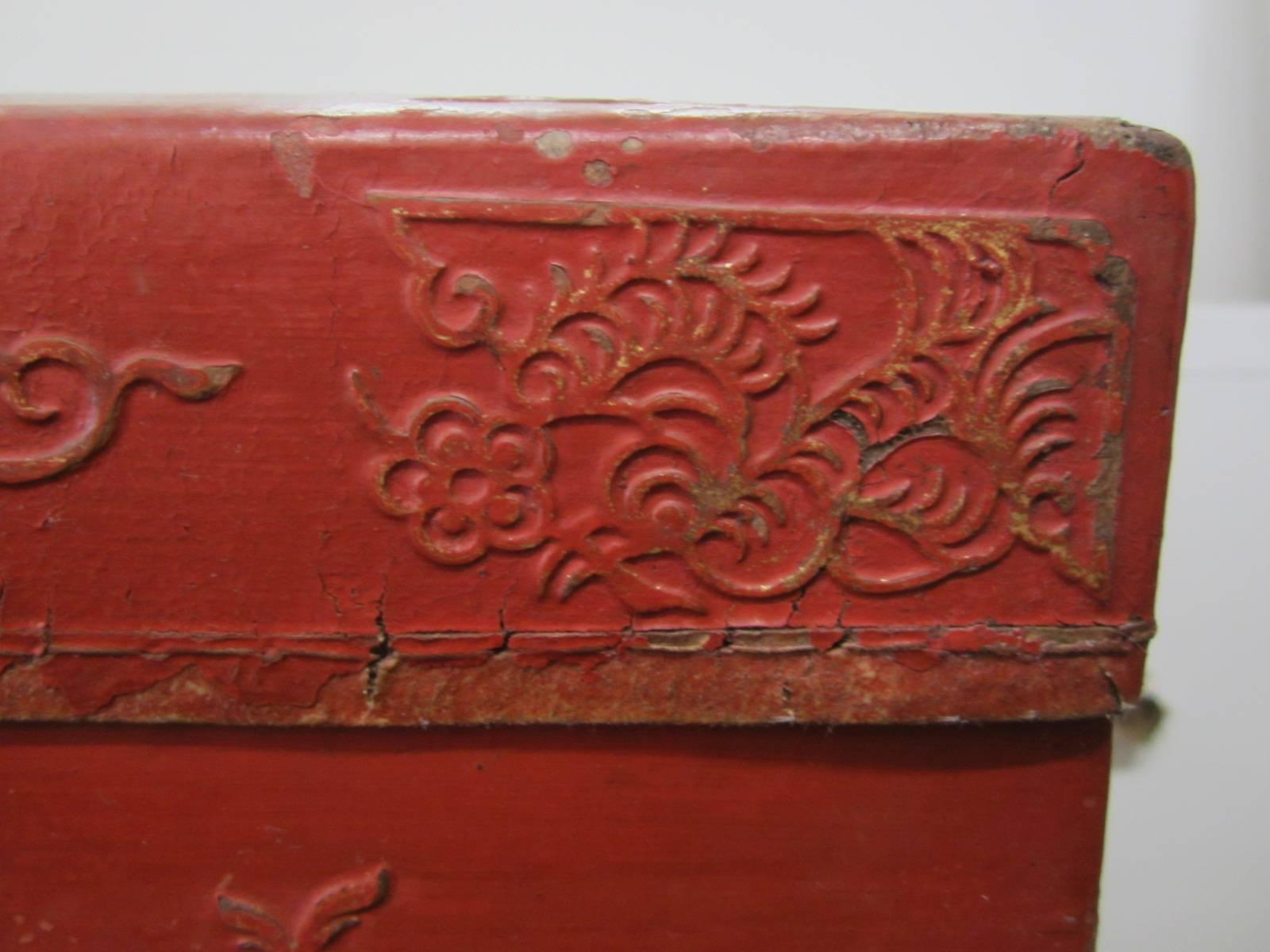 Early 1900's Embossed Lacquer Chinese Wedding Chest 3