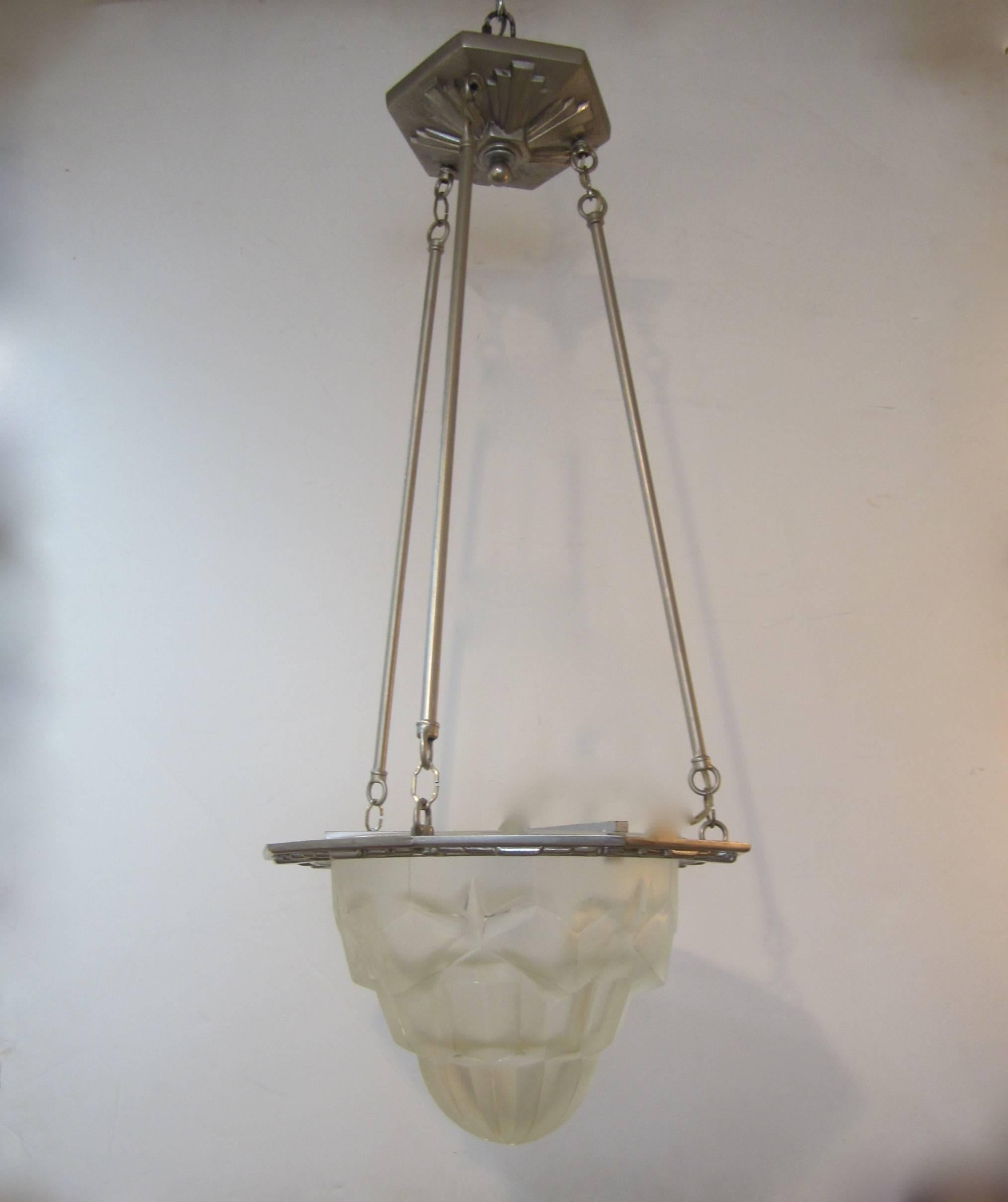 Beautiful French Art Deco frosted and molded glass hanging light fixture suspended from nickel-plated bronze frame with three rods. Art Deco flush mount canopy included. Made by Verrerie des Hanots, Paris 1920s. Magnificent art deco detail to frame