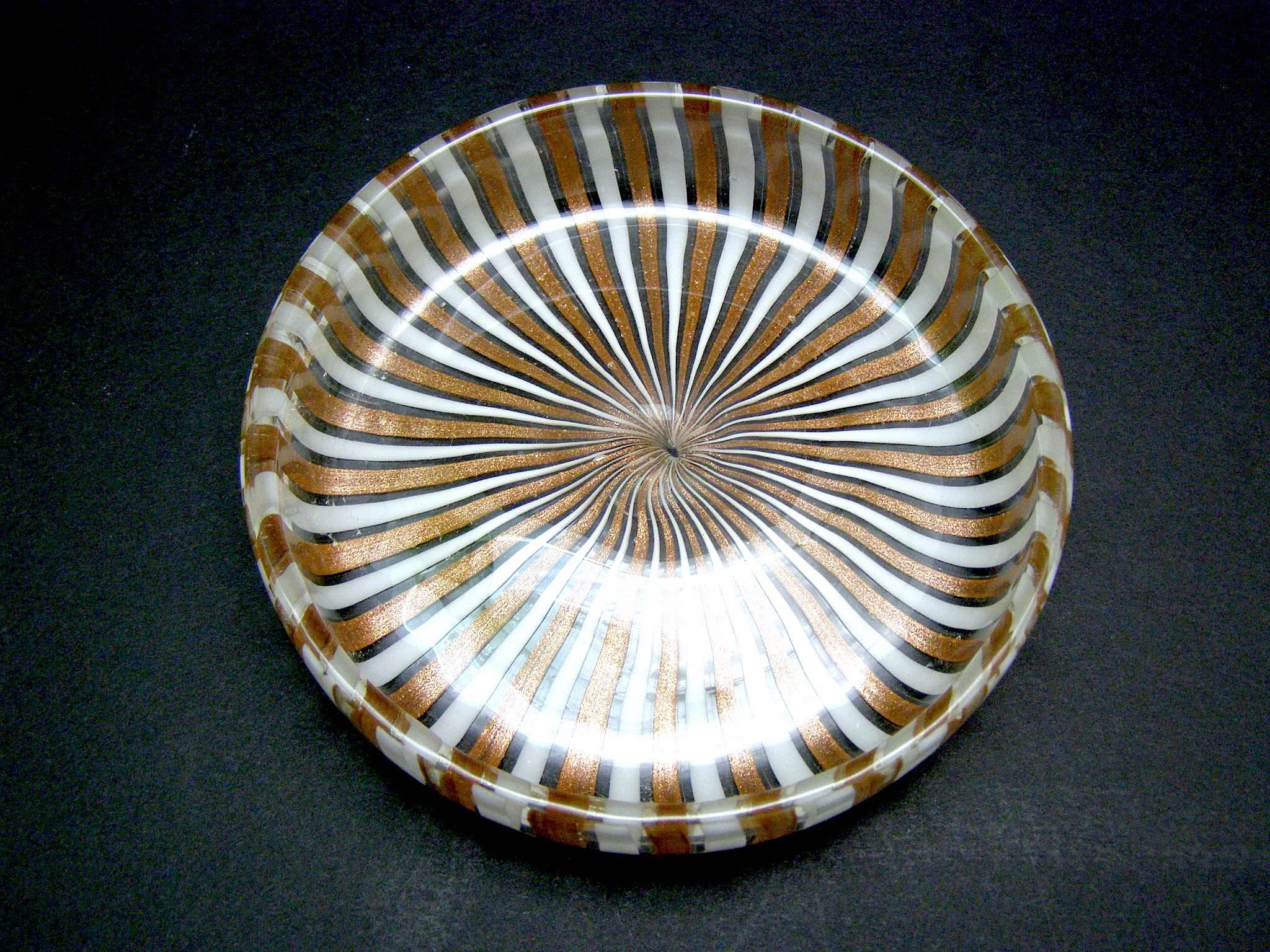 Mid-Century Modern Handblown Murano Glass Round Dish with Copper and White Caning For Sale