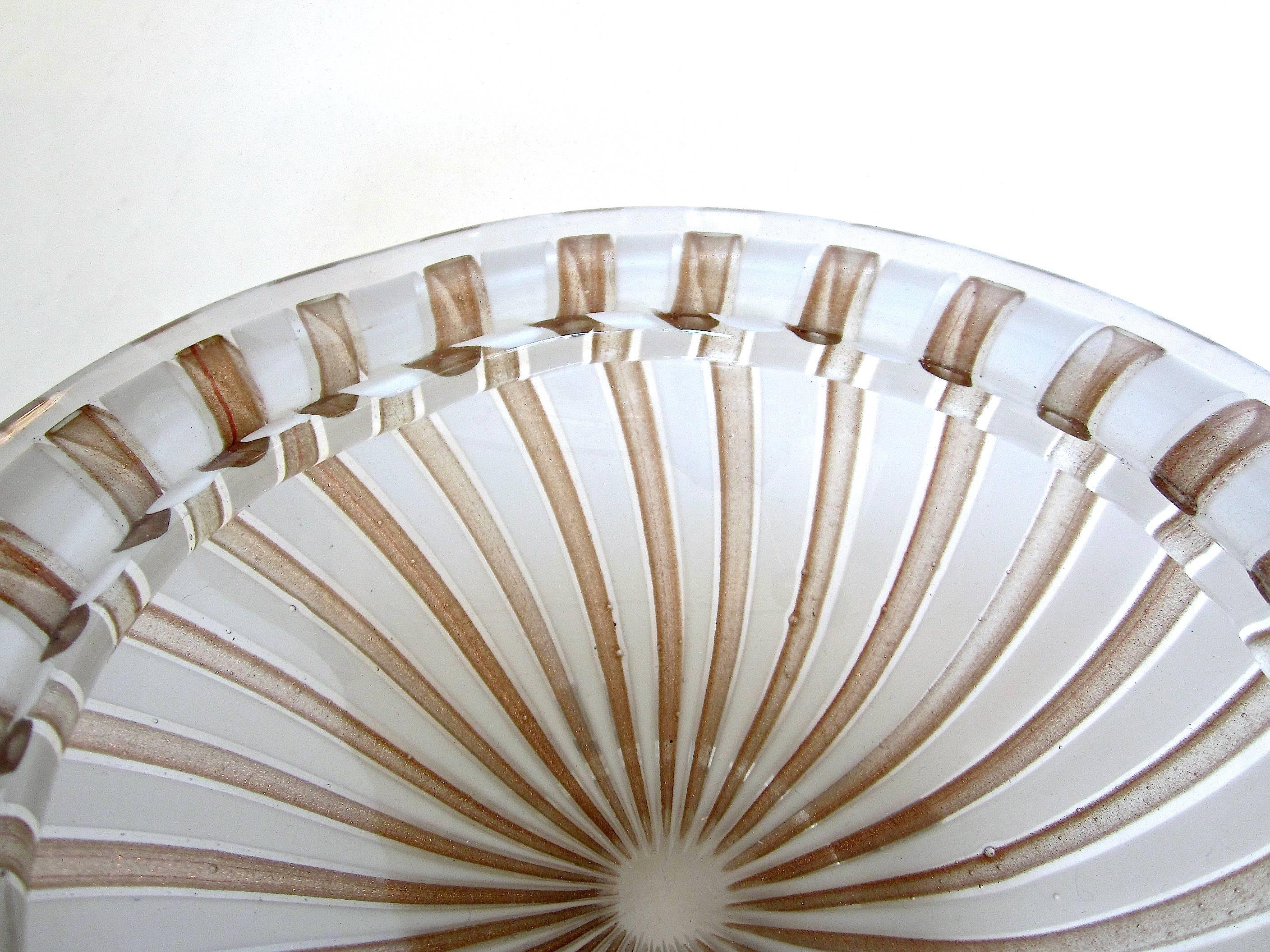 White and Copper Caned Murano Glass Bowl In Excellent Condition For Sale In Miami, FL