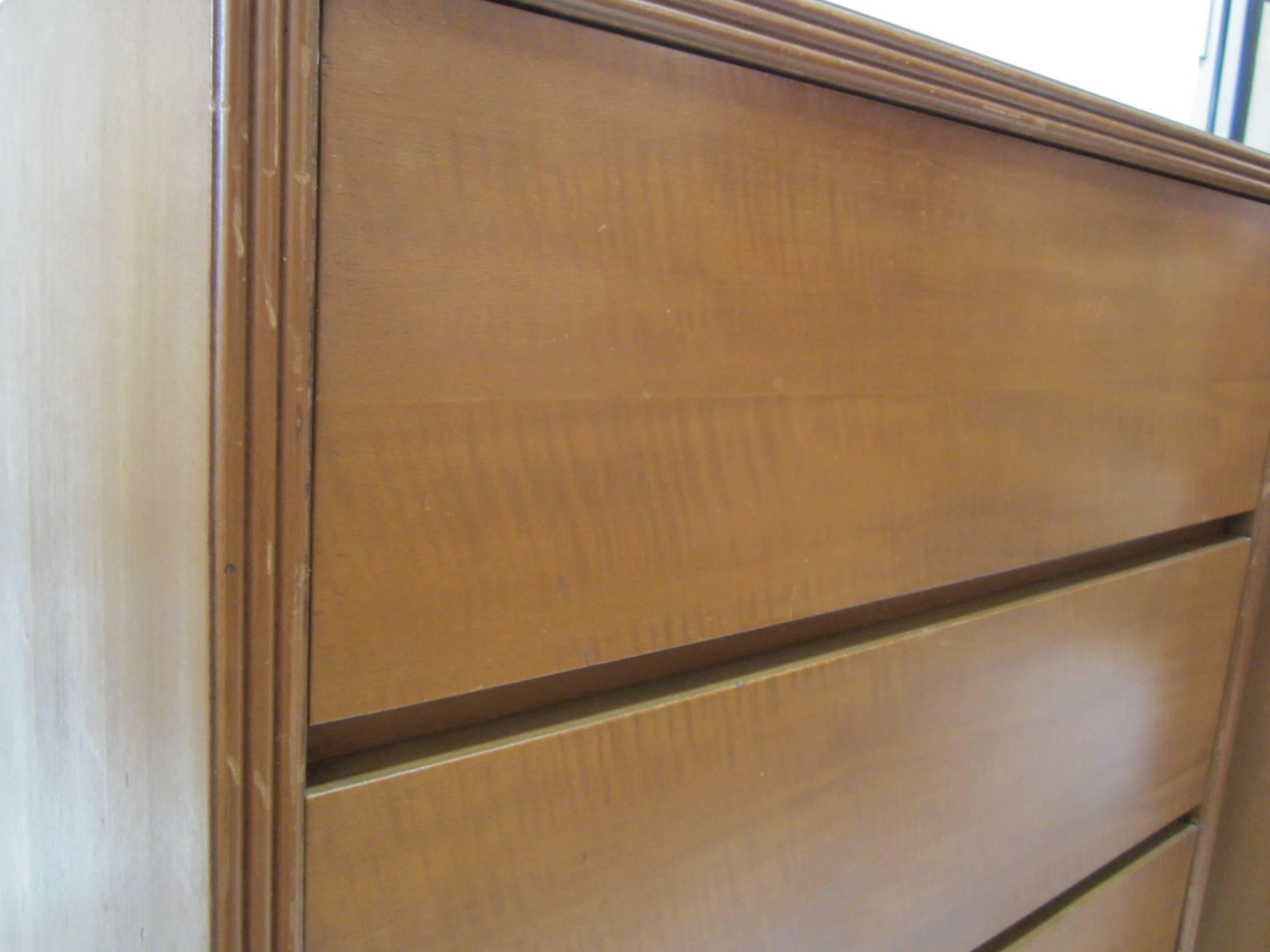 Mid-Century Modern Maple Bachelors Chests/ Chests of Drawers 