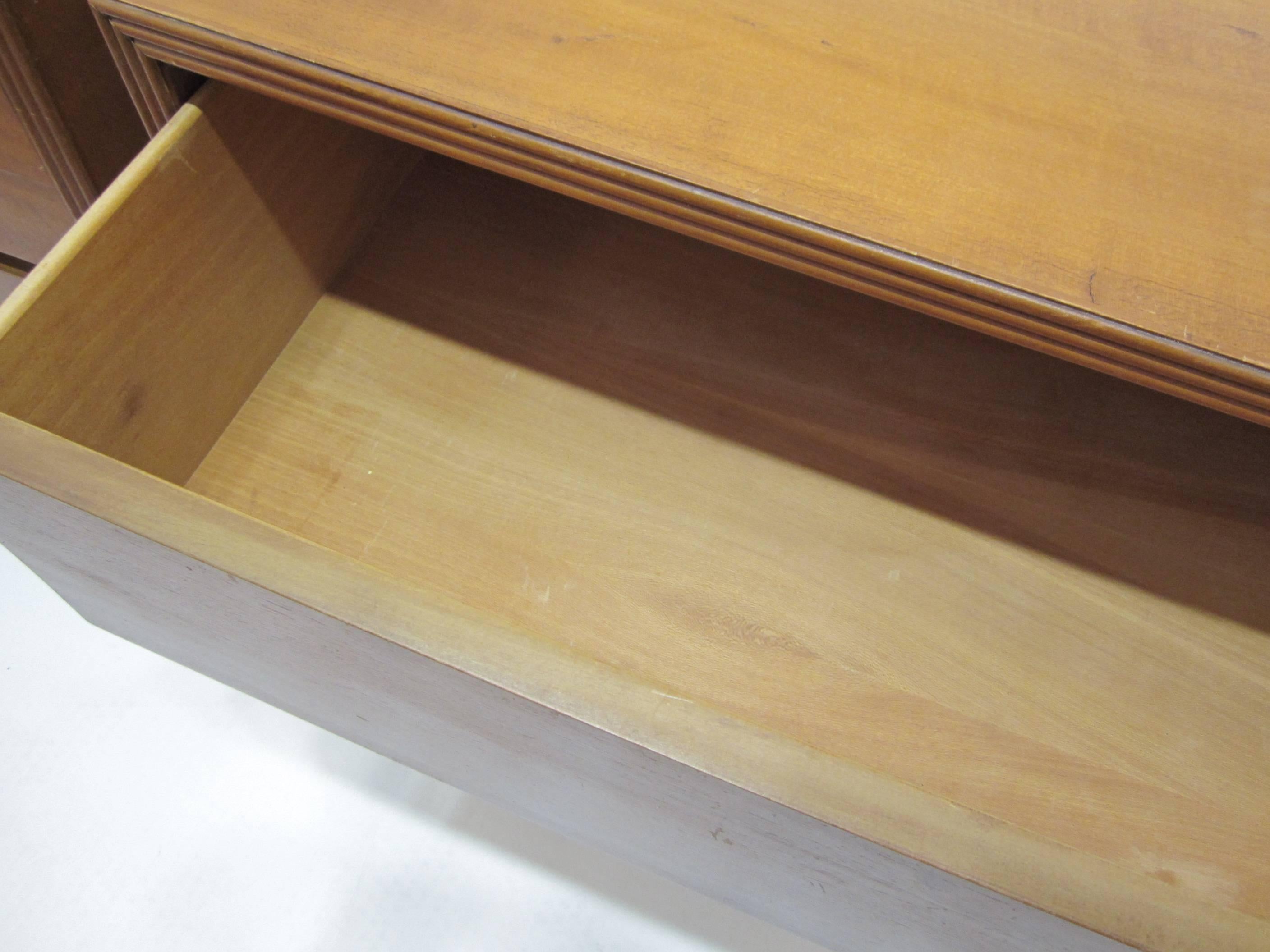 Maple Bachelors Chests/ Chests of Drawers  In Good Condition In Miami, FL