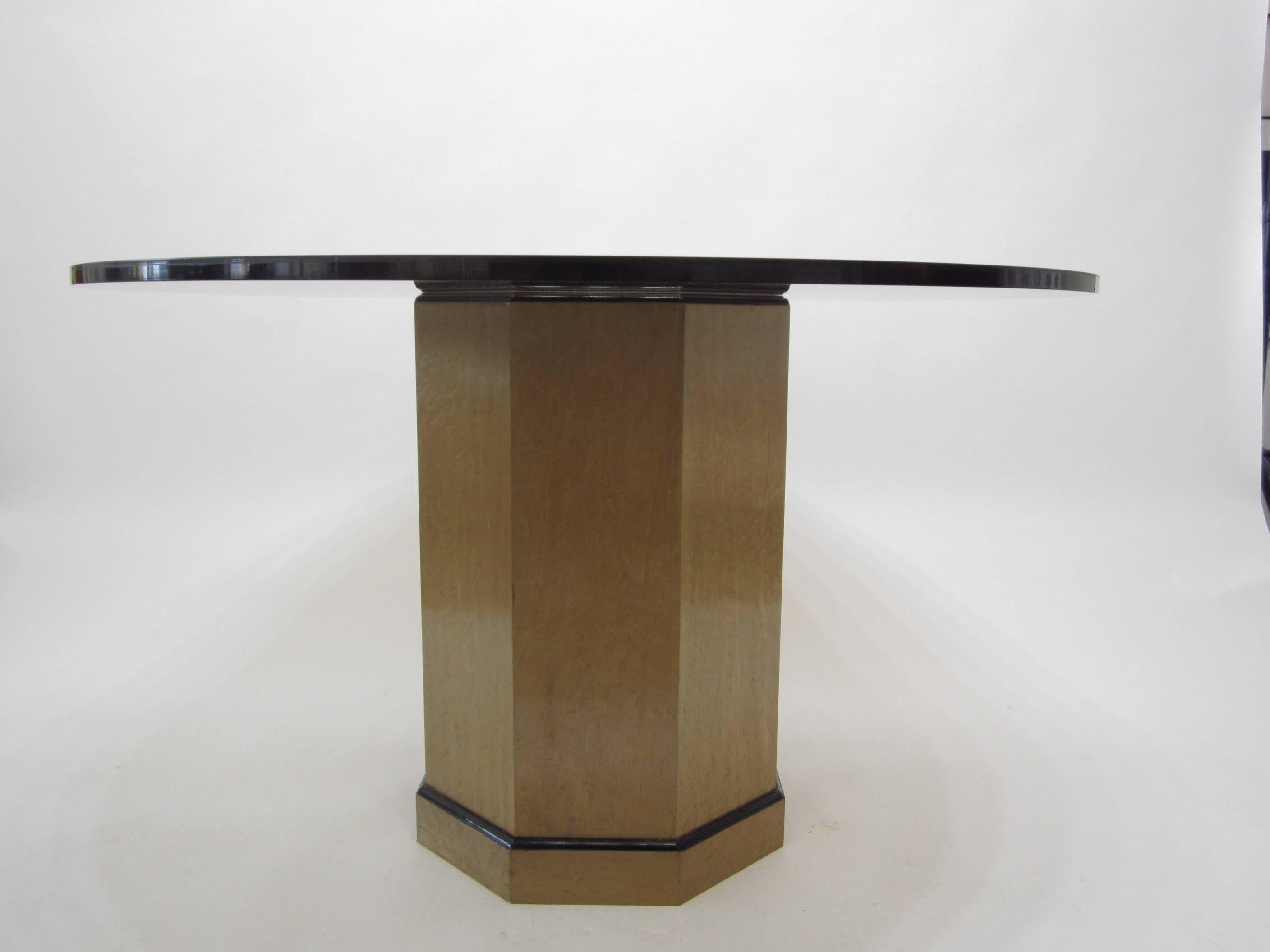 American Pedestal Center Entrance Table / Dining Table, with Round Amber Glass Top