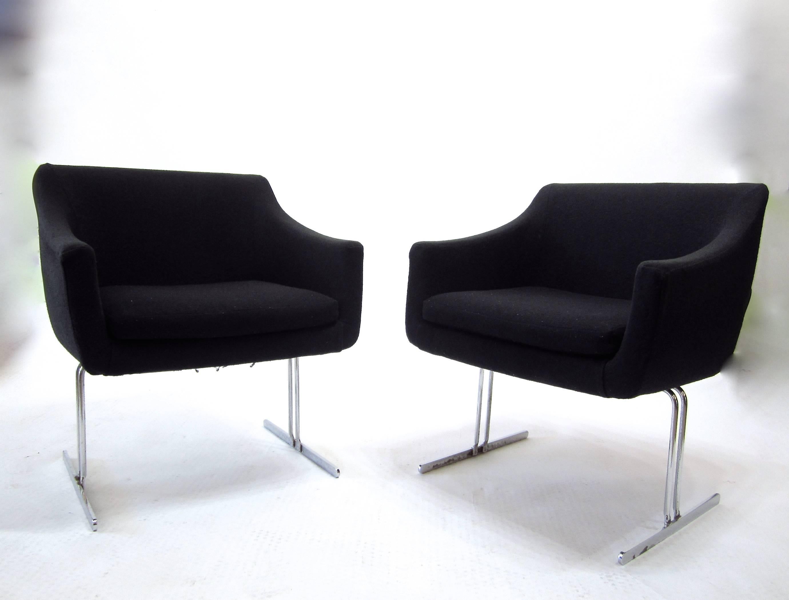 Pair of Hugh Acton Chrome Frame Lounge Chairs In Good Condition For Sale In Miami, FL