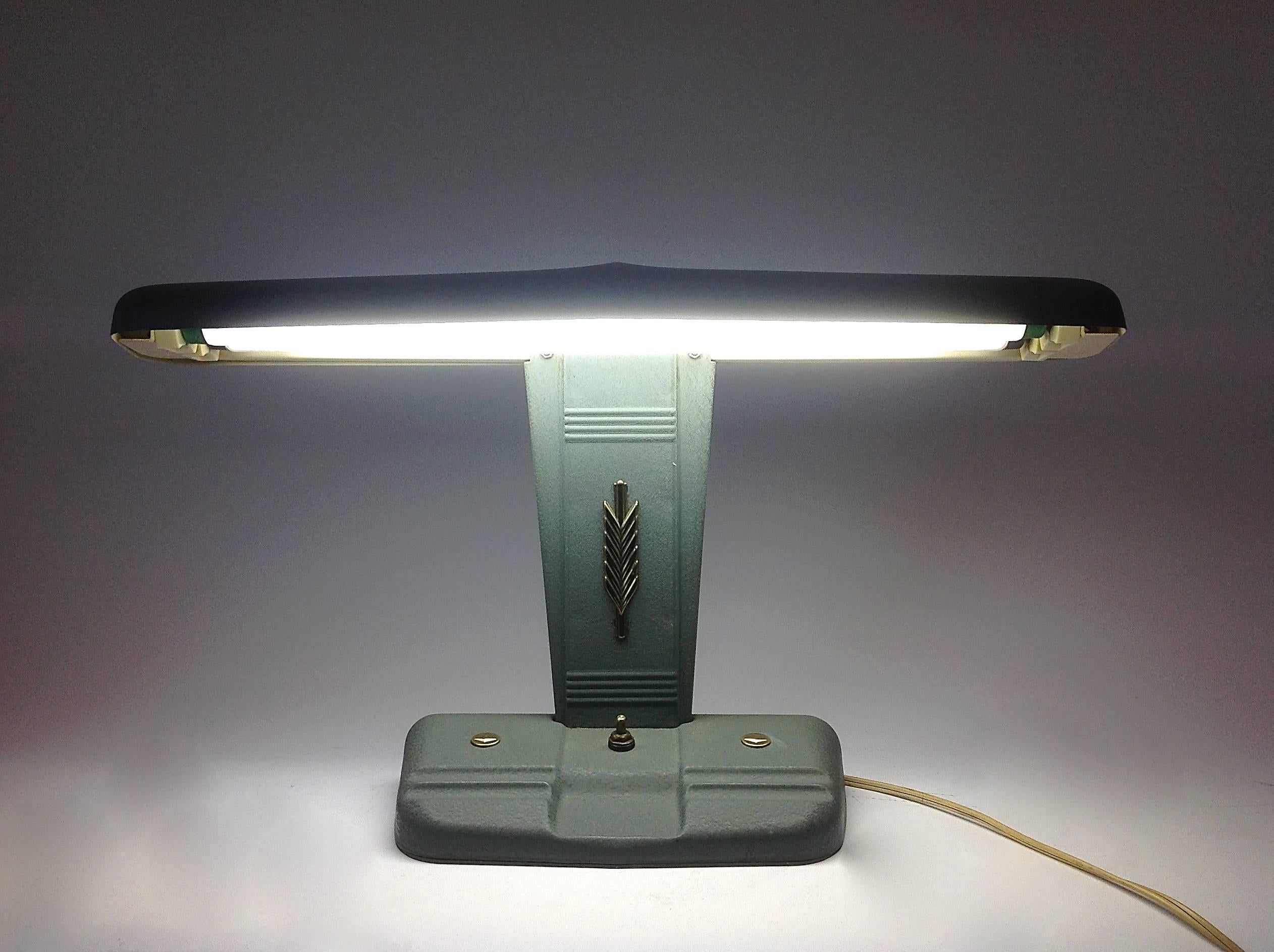 Green Pebbled Metal Industrial Office Desk Lamp 1