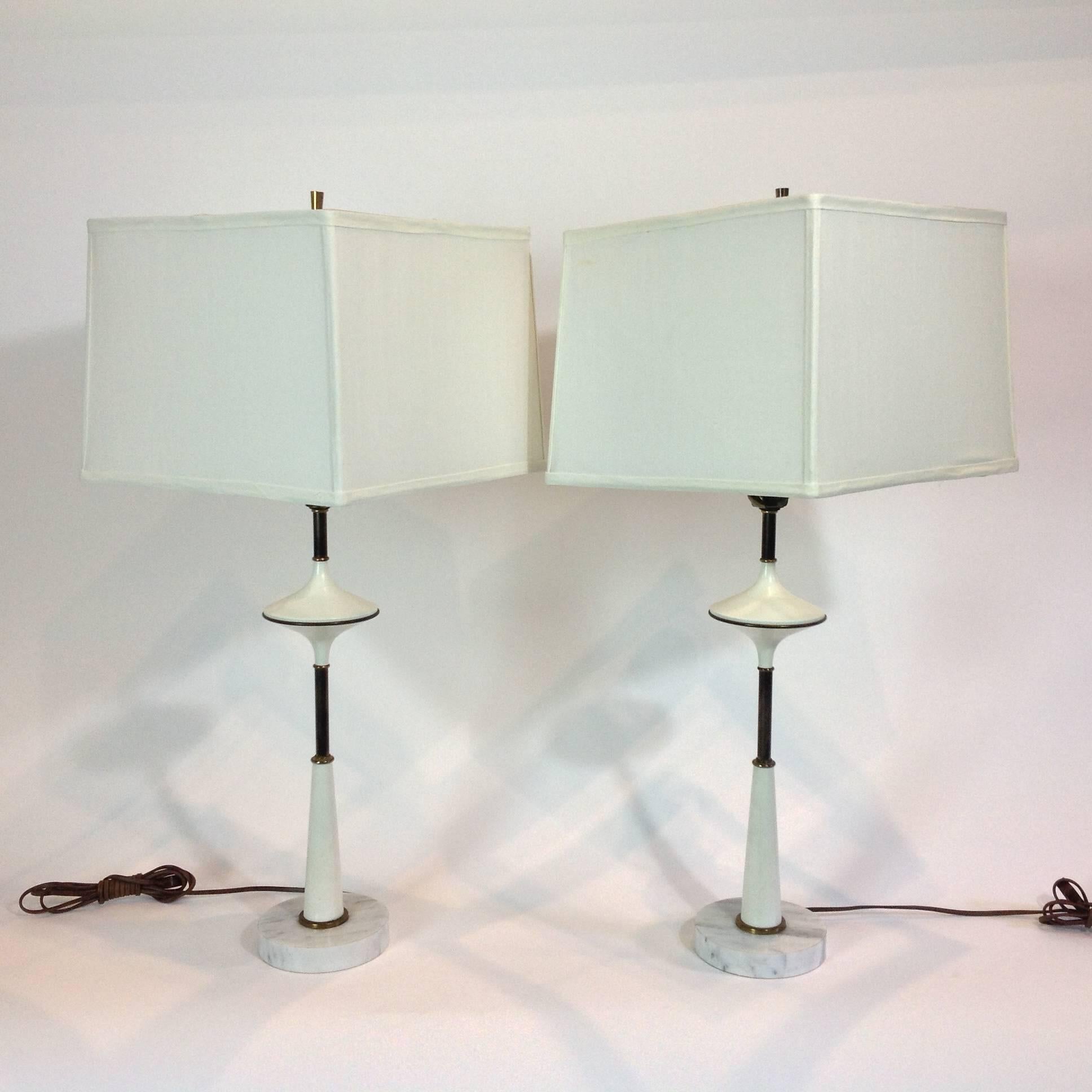 Mid-20th Century Pair of Enameled Metal Lamps in the Manner of Tommi Parzinger For Sale
