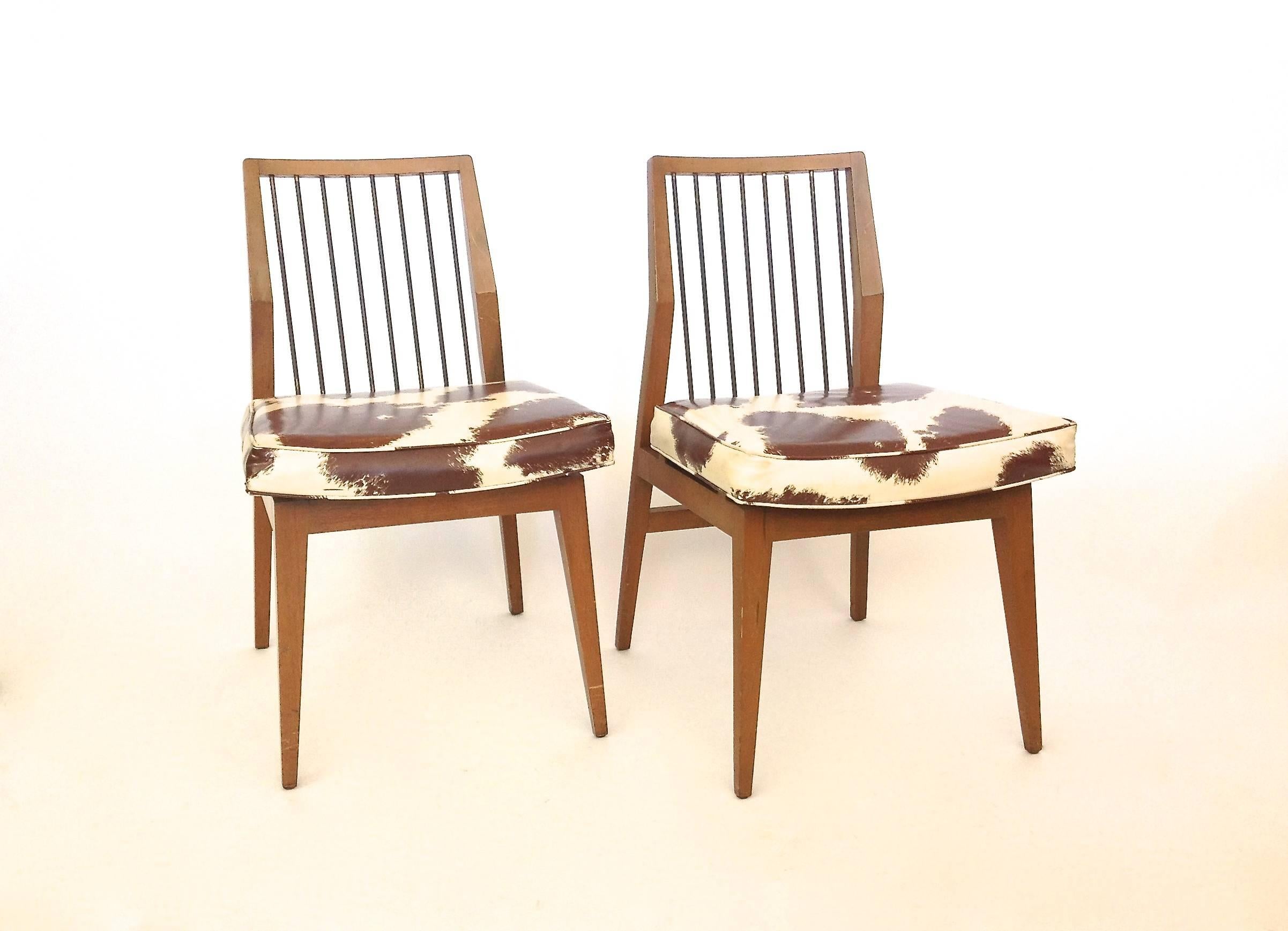 Pair of Grosfeld House Wood and Spoke Side Chairs In Good Condition For Sale In Miami, FL
