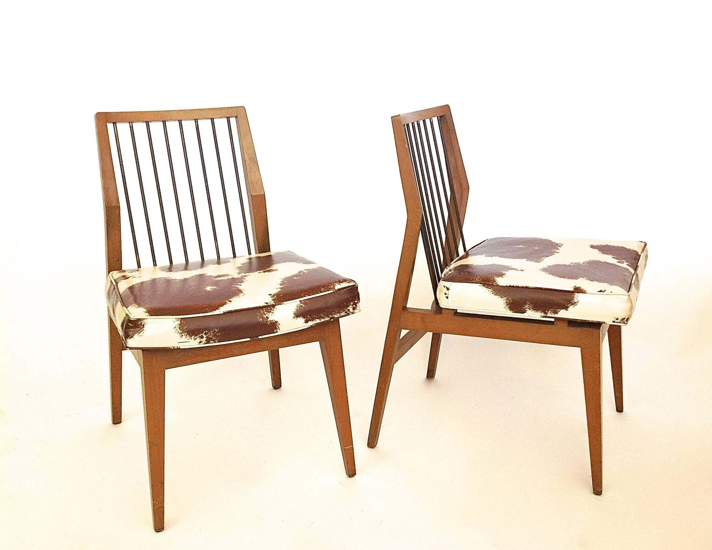 Mid-20th Century Pair of Grosfeld House Wood and Spoke Side Chairs For Sale