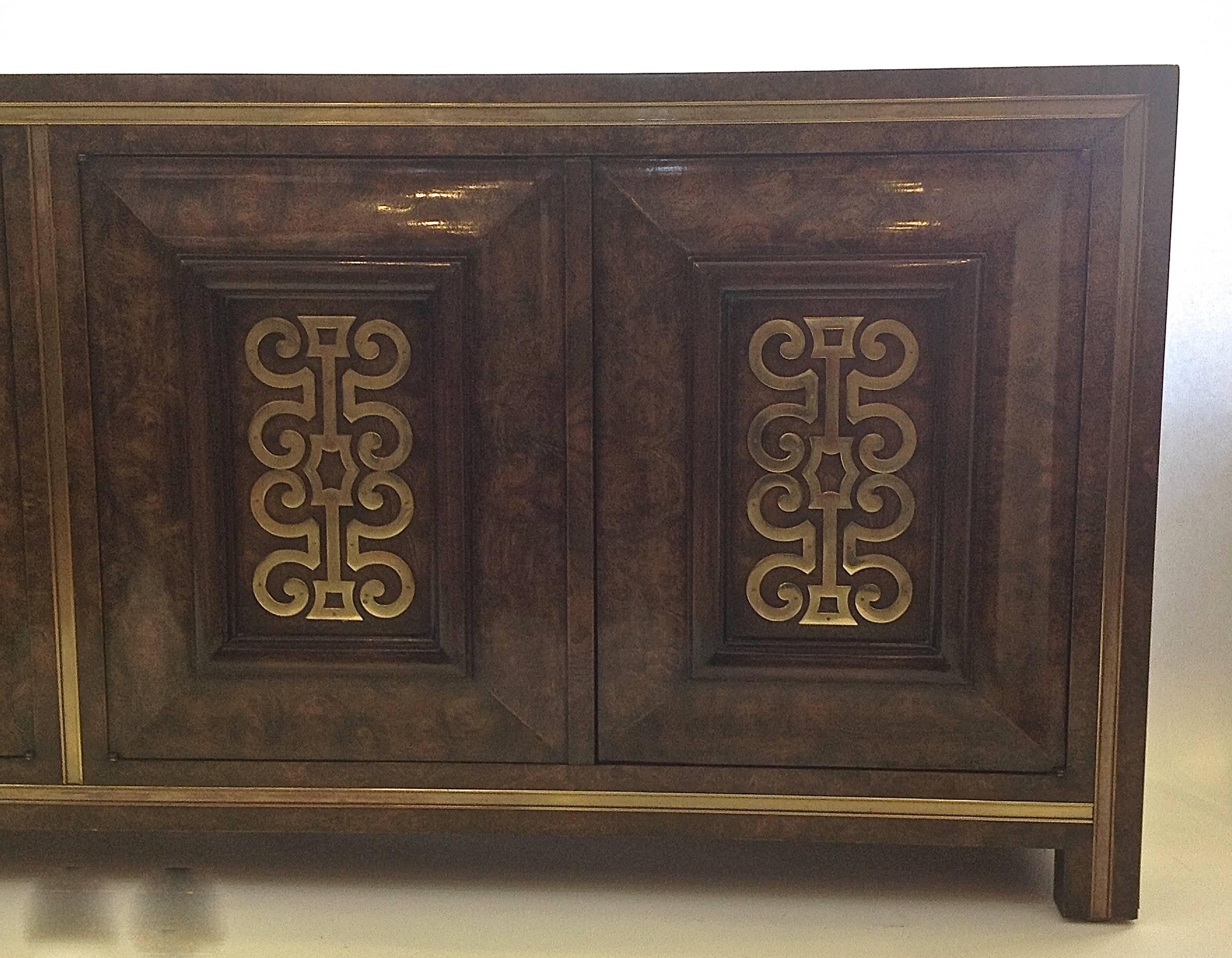 Late 20th Century Fabulous Mastercraft Burl Credenza with Brass Appliqué  For Sale