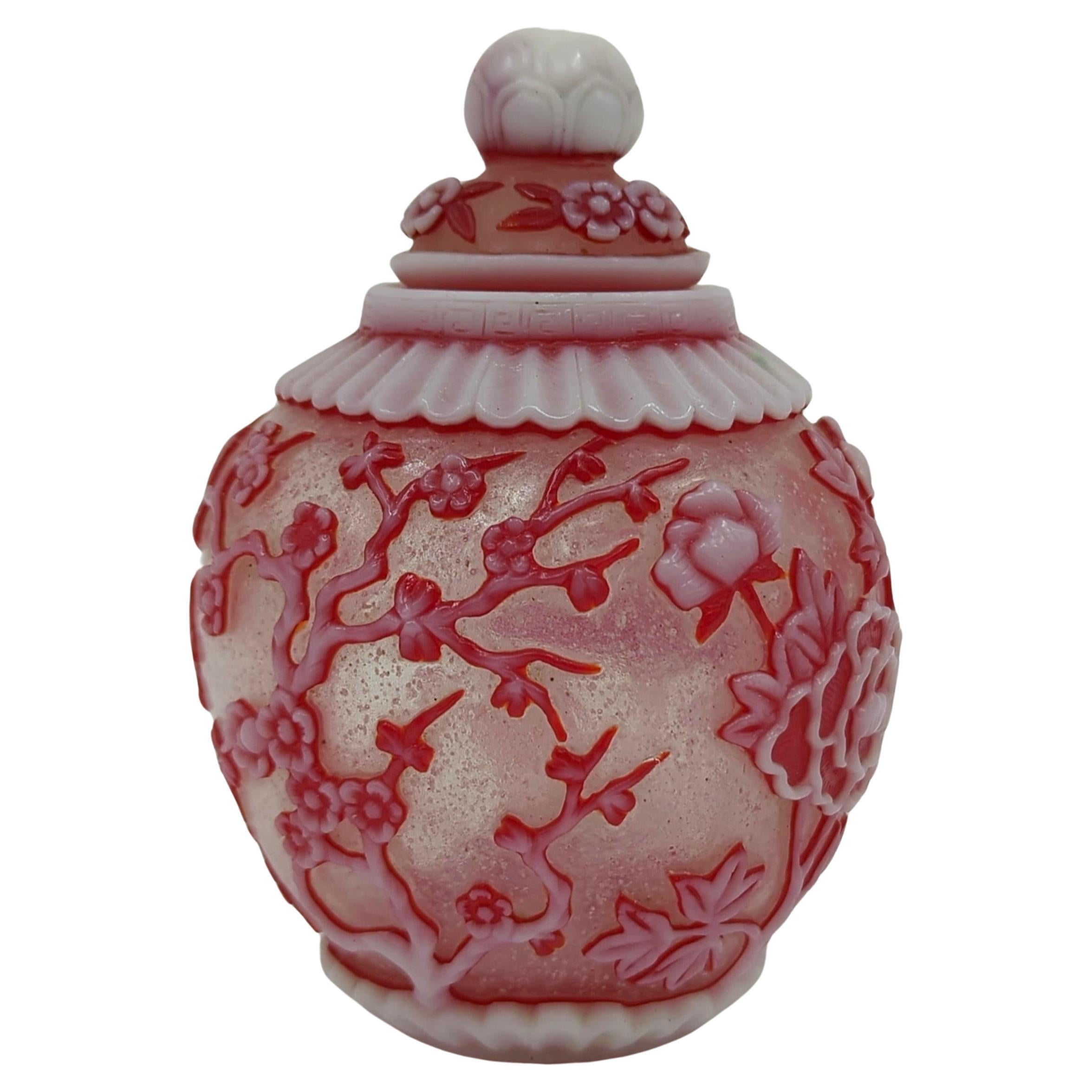Fine Chinese 3 Colour Glass Overlay Covered Jar Snowstorm Ground Republic 20c  For Sale