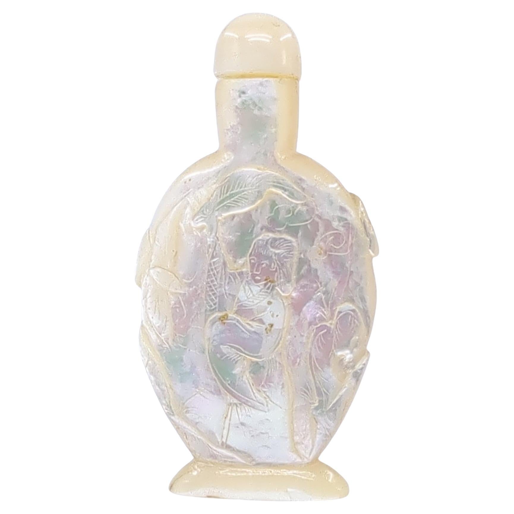 Antique Chinese Cameo Carved Mother-Of-Pearl MOP Snuff Bottle PRoC 5/6/7 period For Sale