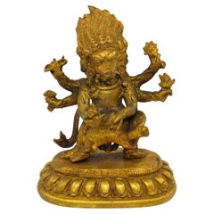 Statue chinoise ancienne en bronze à six branches représentant Marici, la mère de la lumière, de la mort bouddhiste