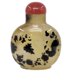 Fine Antique Chinese Thin-Walled Floater Agate Snuff Bottle, Late Qing 19th C.