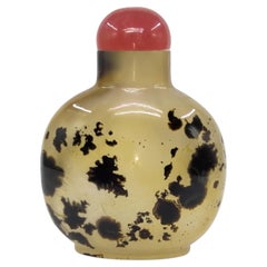 Fine Antique Chinese Thin-Walled Floater Agate Snuff Bottle, Late Qing 19th C.