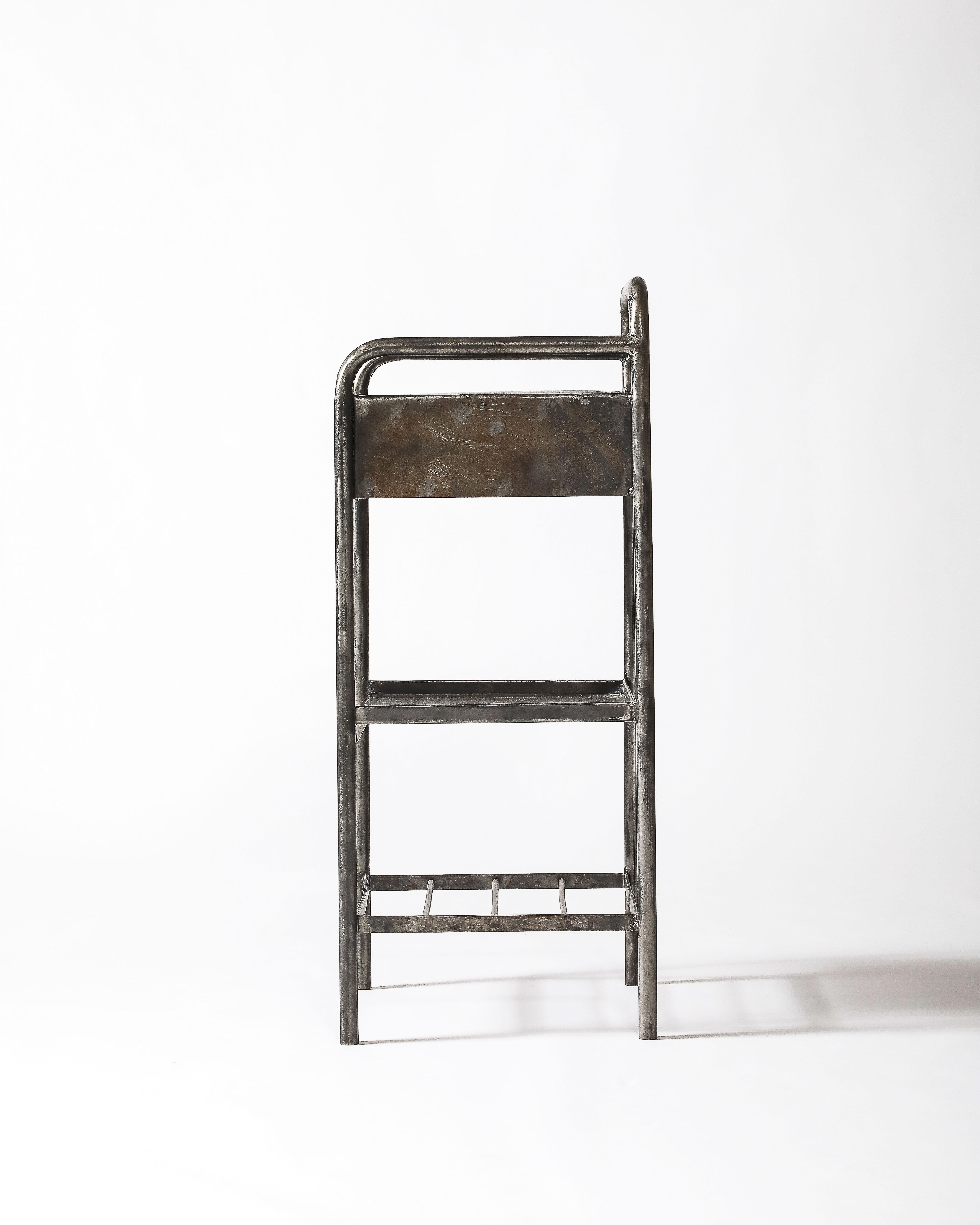 Table d'appoint en métal/acier avec étagère, France, c. 1950 en vente 1