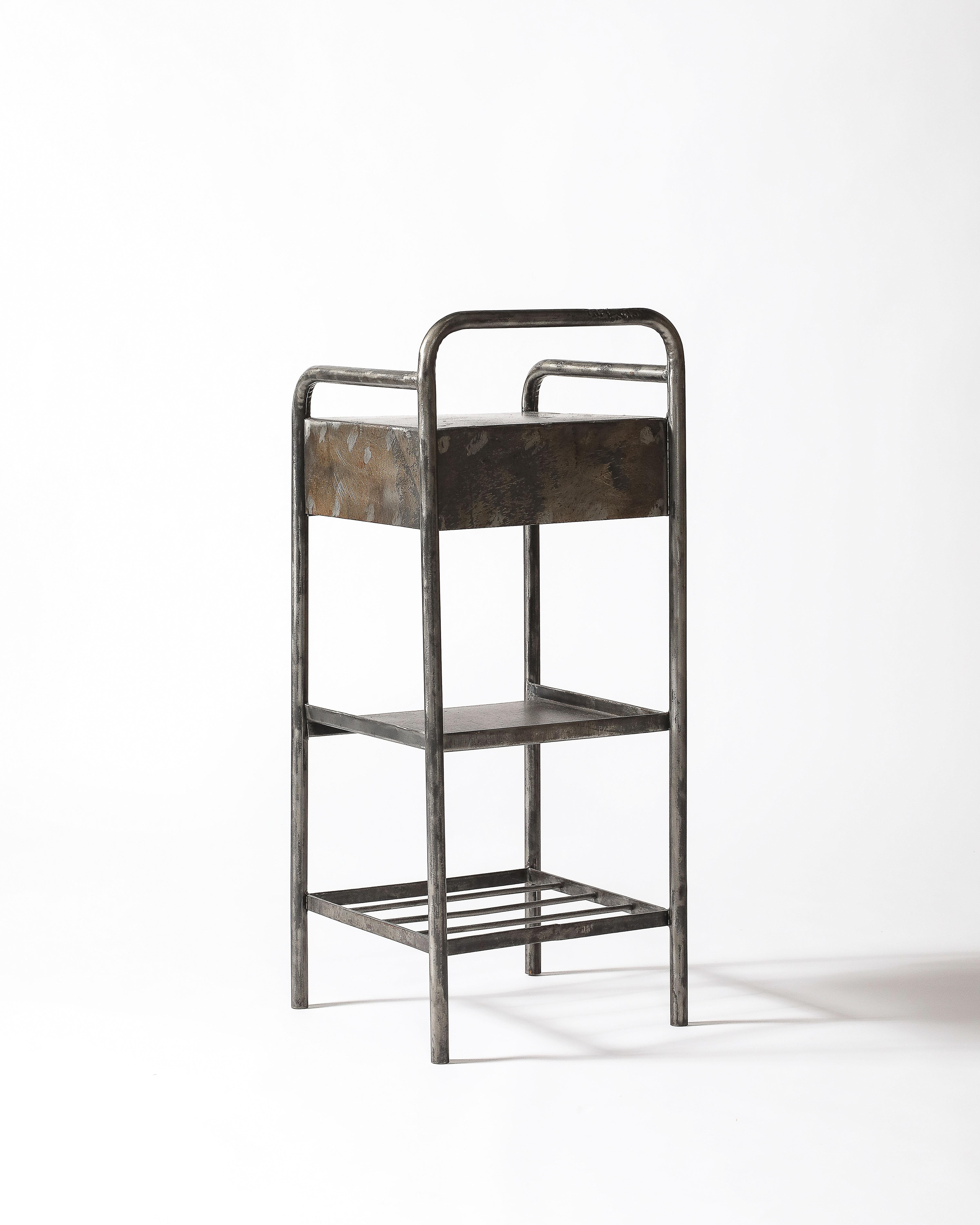 Table d'appoint en métal/acier avec étagère, France, c. 1950 en vente 2