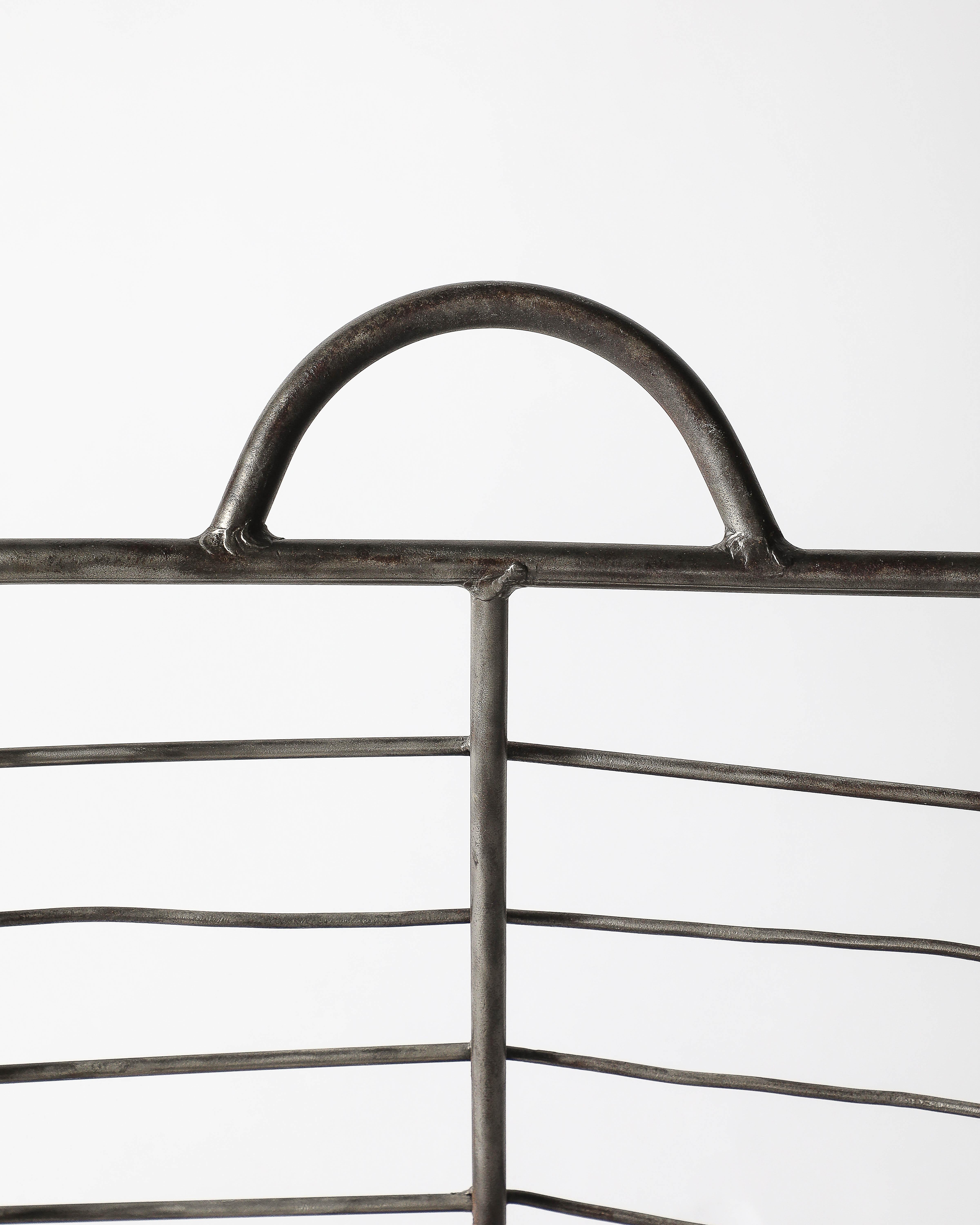Carrello/cestello a rotelle in metallo e legno, Francia, 1950 ca. in vendita 11