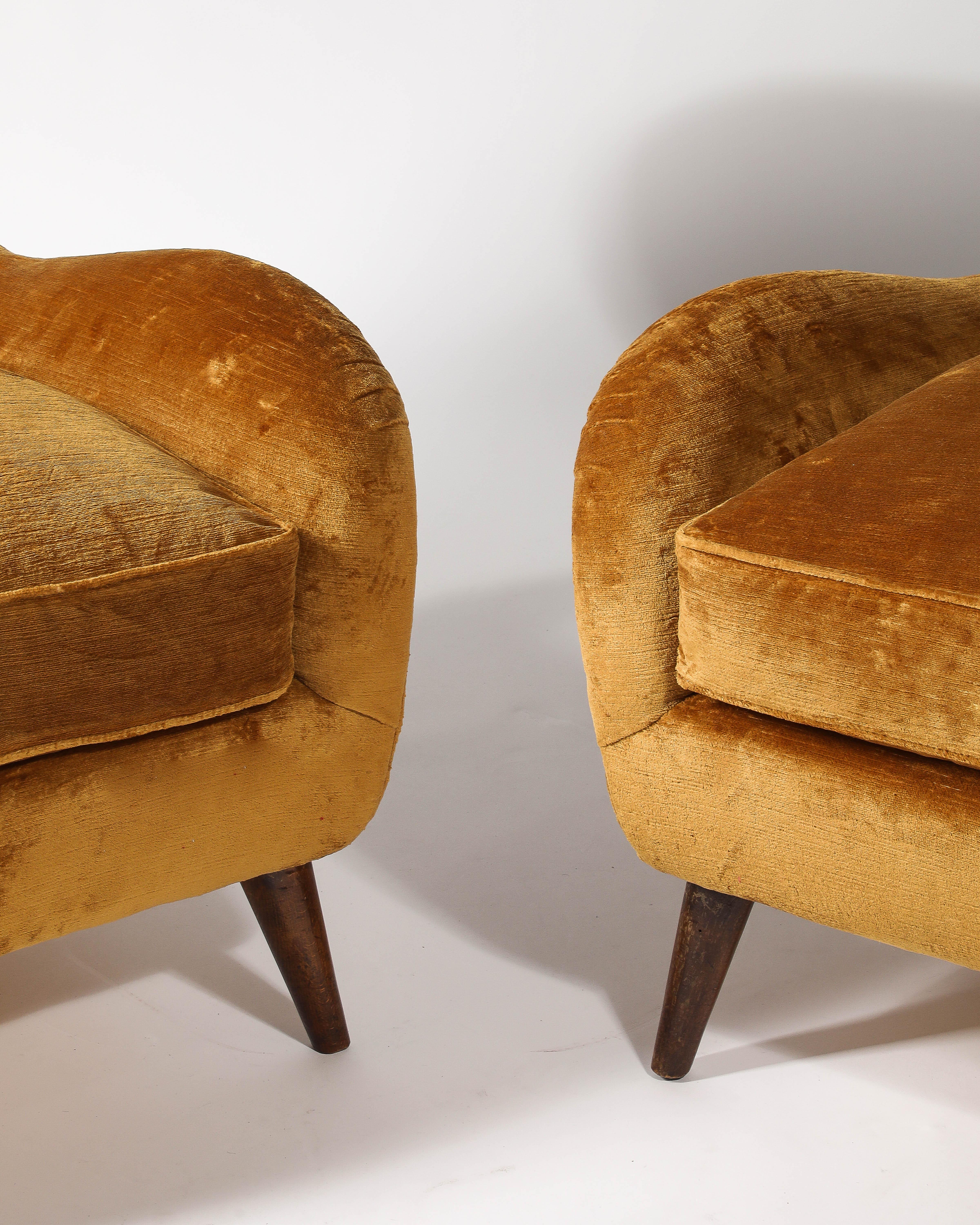 Fauteuil en velours doré touffeté, Italie, c. 1950 Excellent état - En vente à New York City, NY