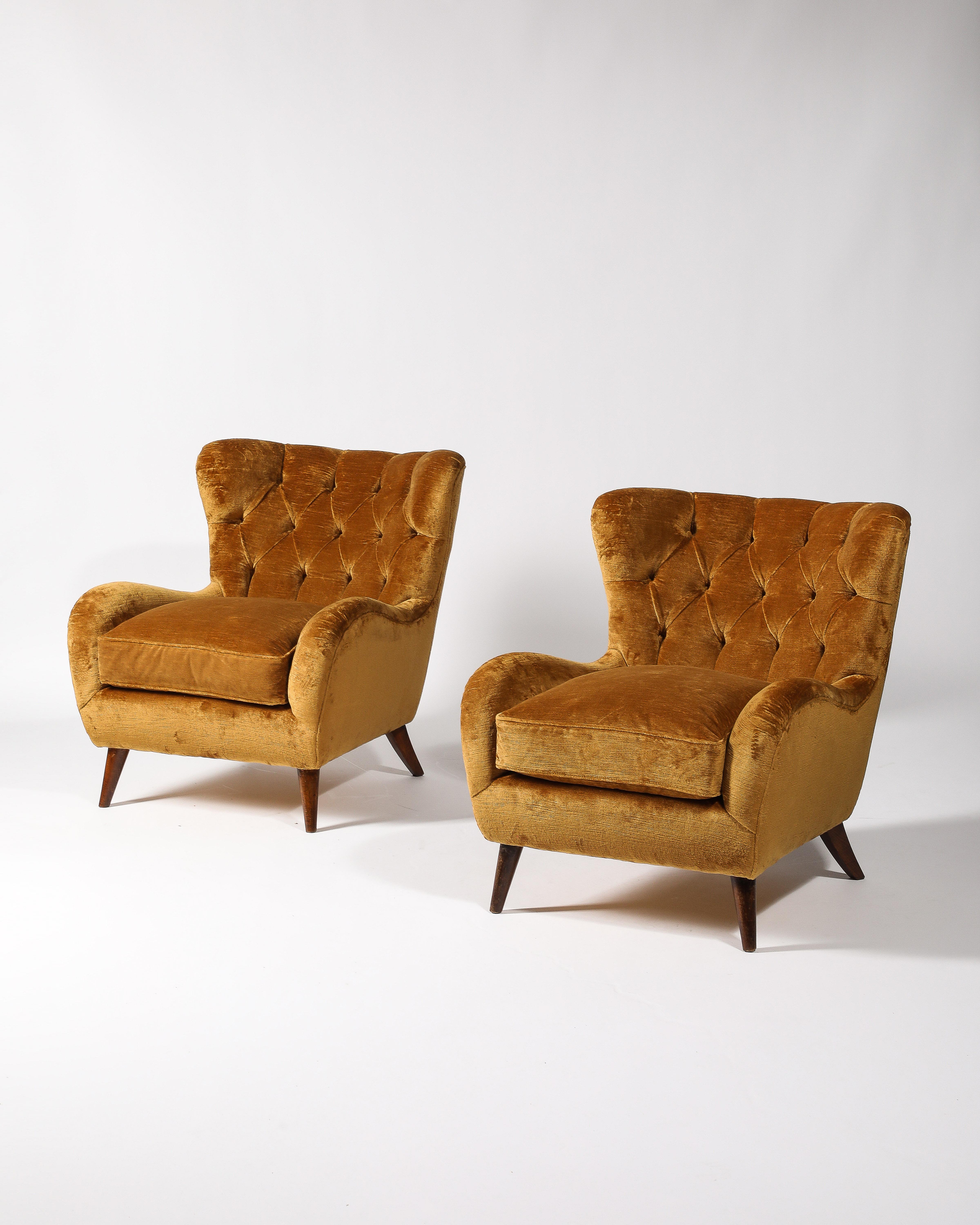 Fauteuil en velours doré touffeté, Italie, c. 1950 en vente 7